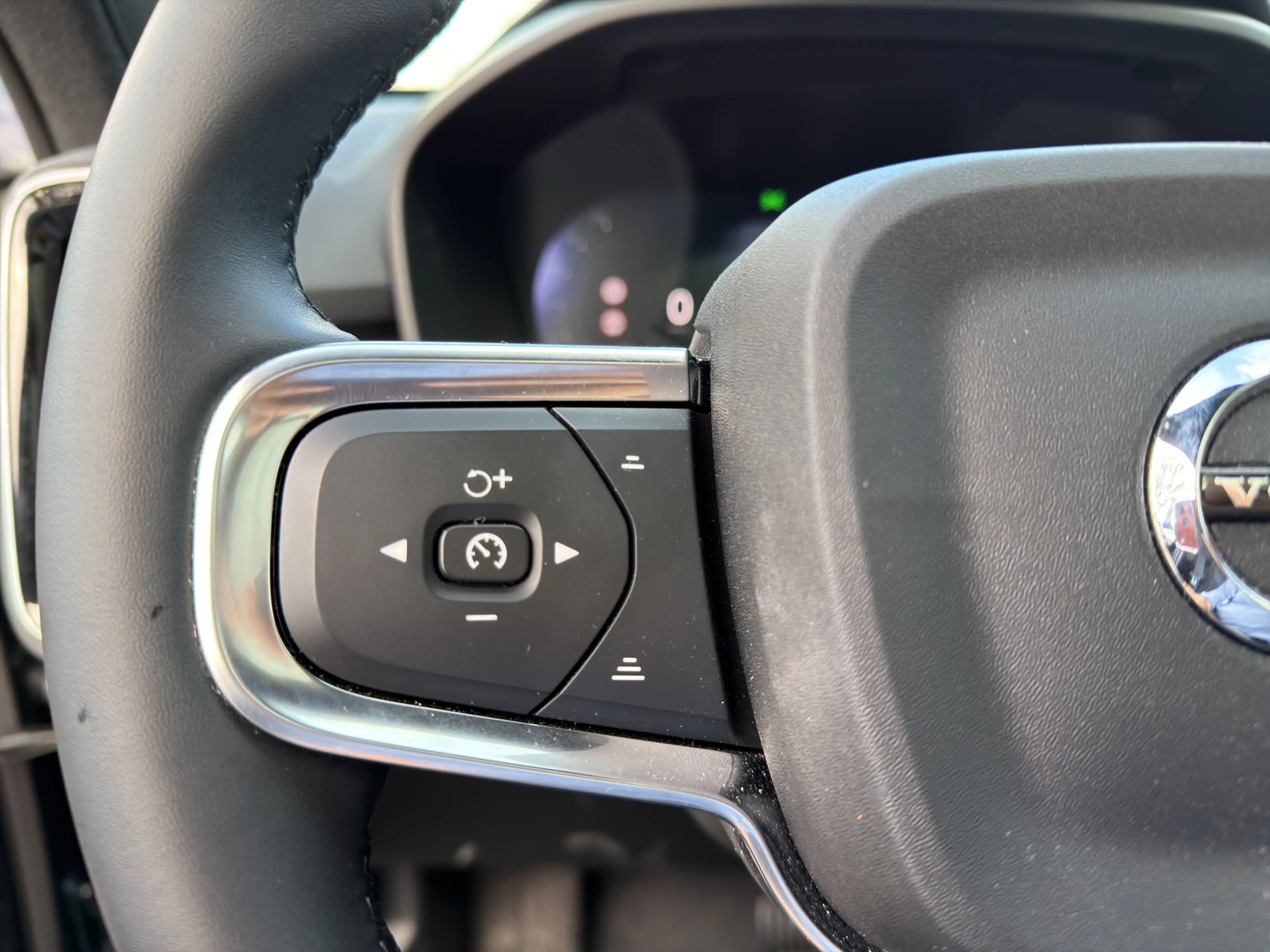 Volvo XC40 2.0 B4 Plus Black Edition | Trekhaak | Panoramadak — photo 10