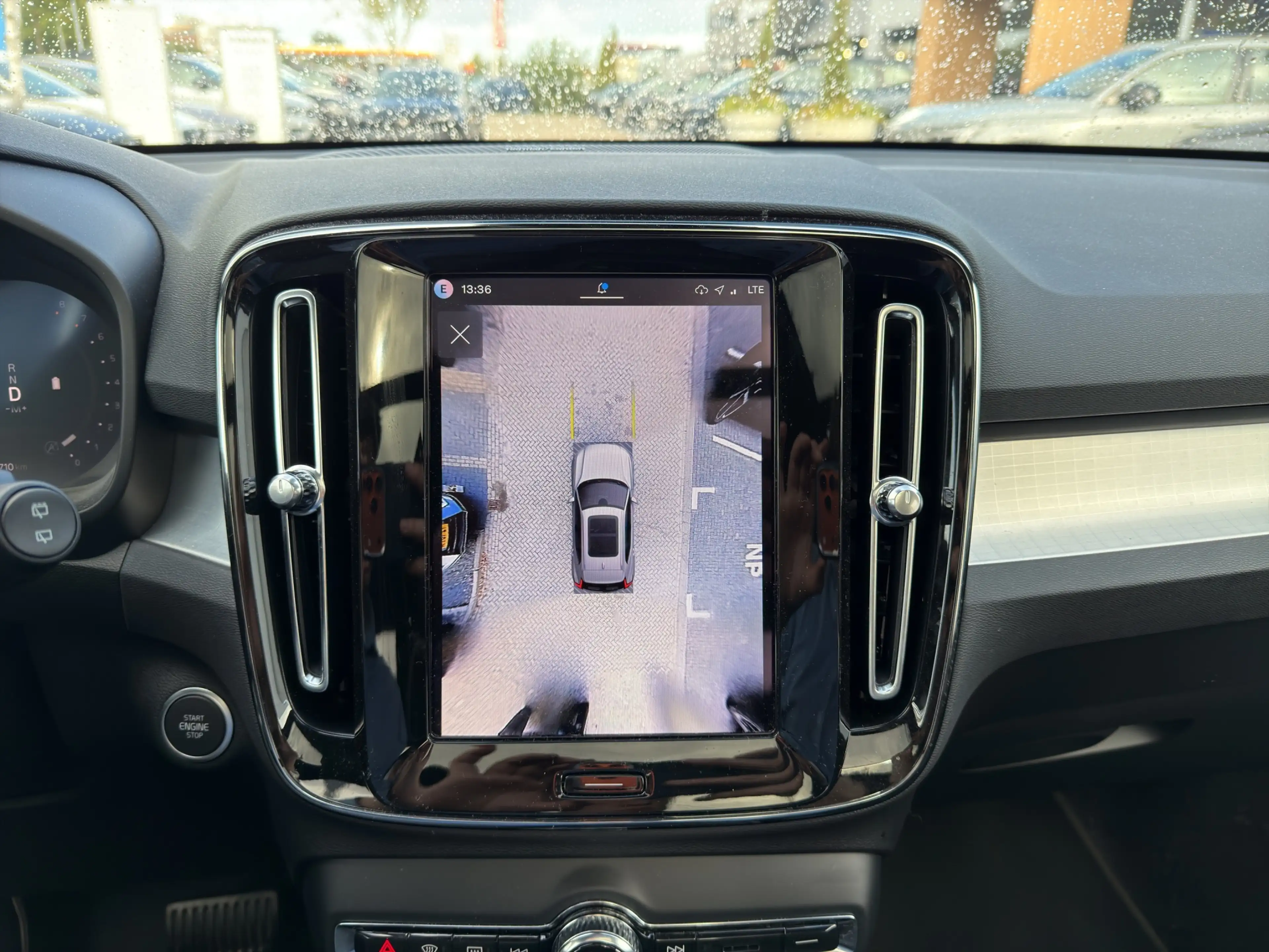 Volvo XC40 2.0 B4 Plus Black Edition | Trekhaak | Panoramadak — photo 13