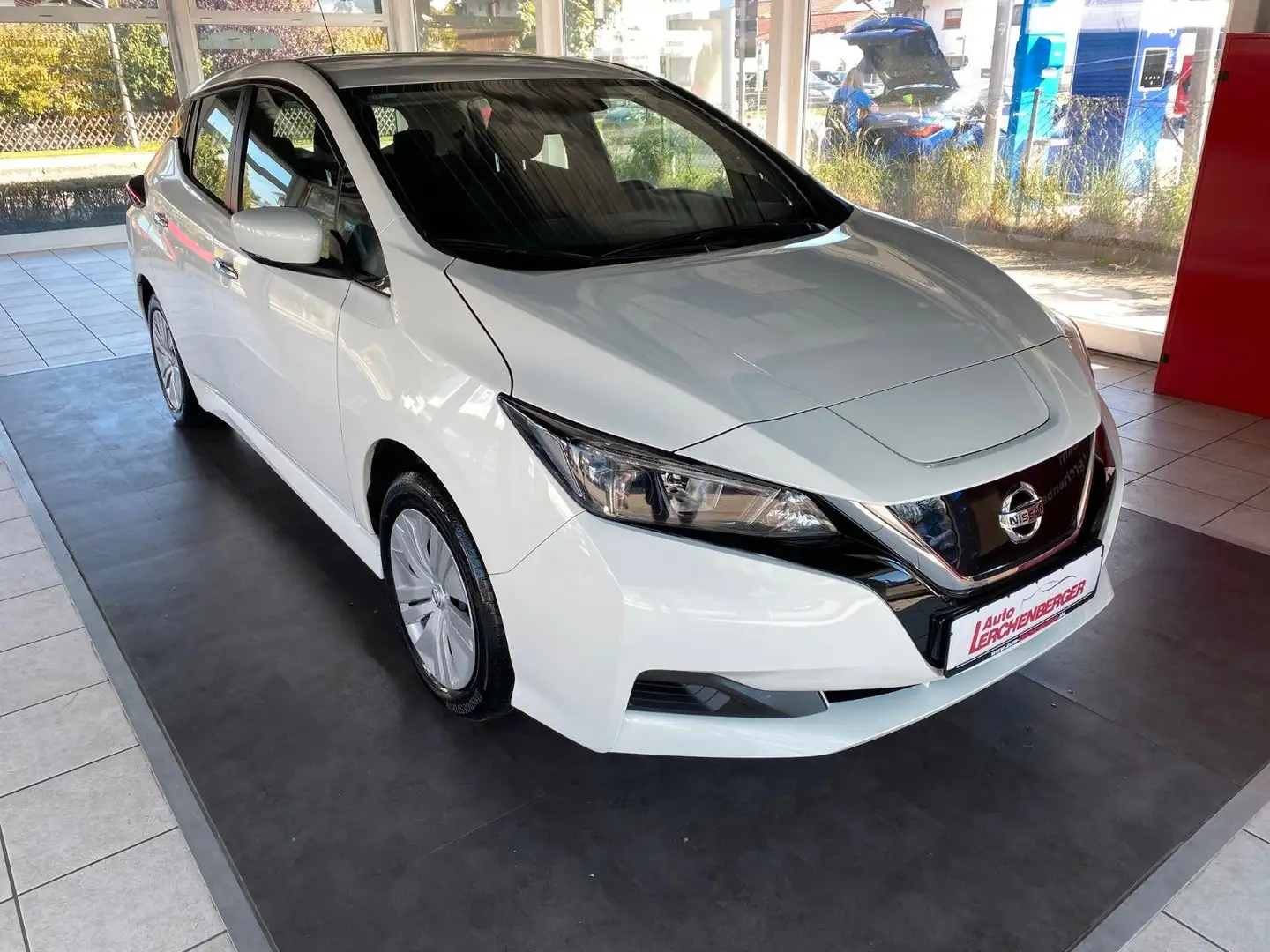 Nissan Leaf 40 kWh 150 PS Visia Blanco - 1