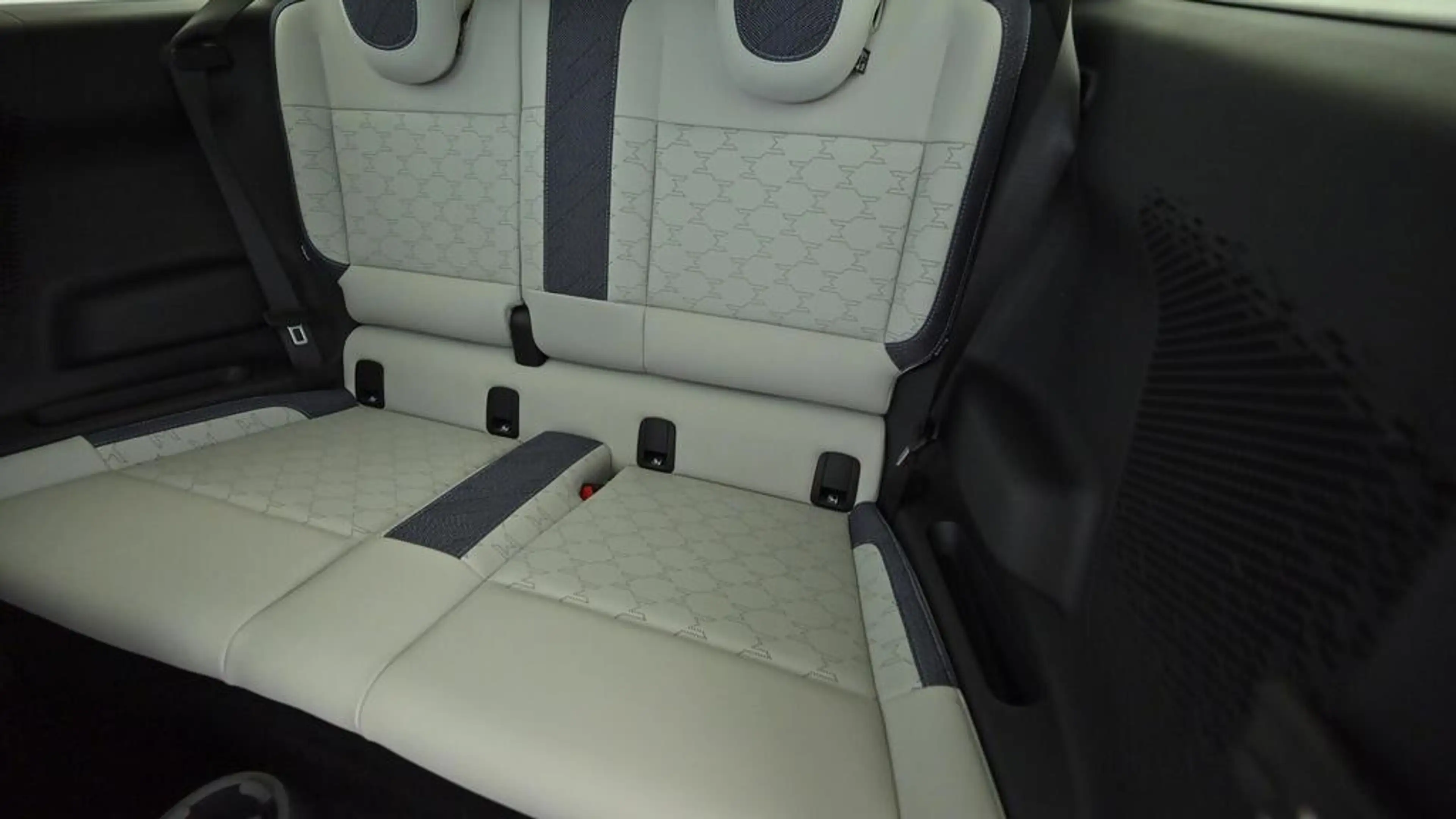 MINI Cooper SE — photo 14