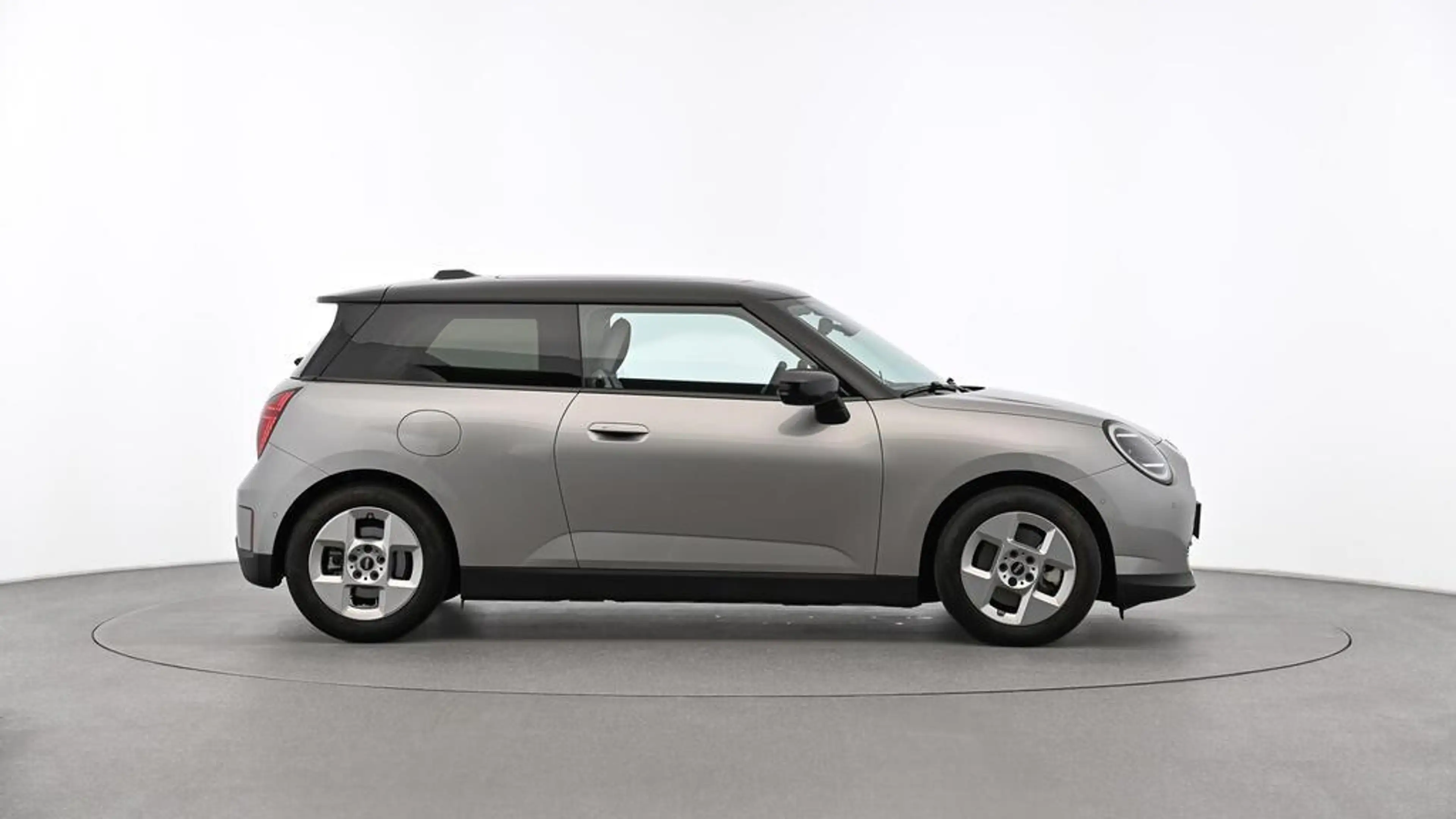 MINI Cooper SE — photo 4