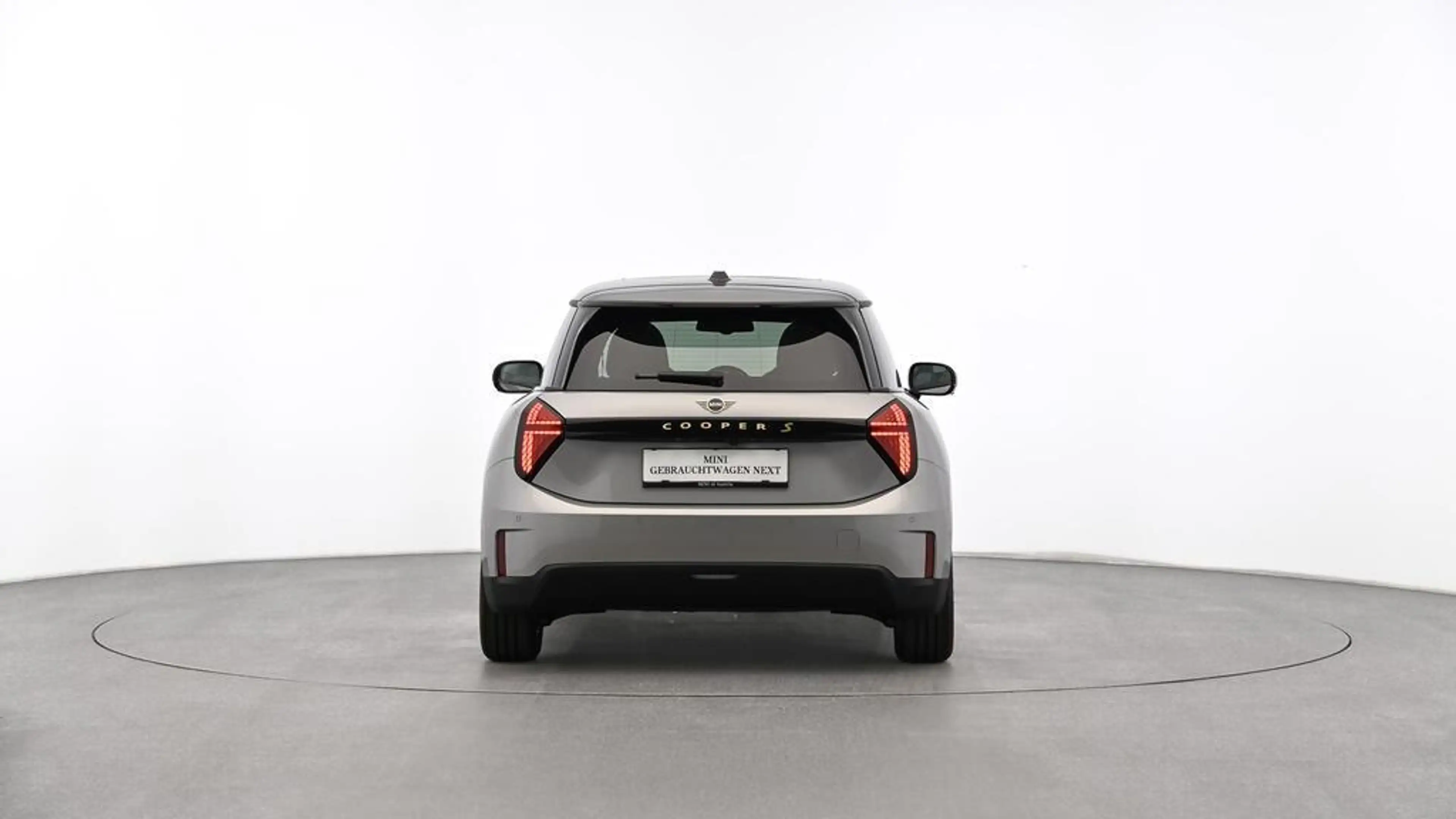 MINI Cooper SE — photo 8