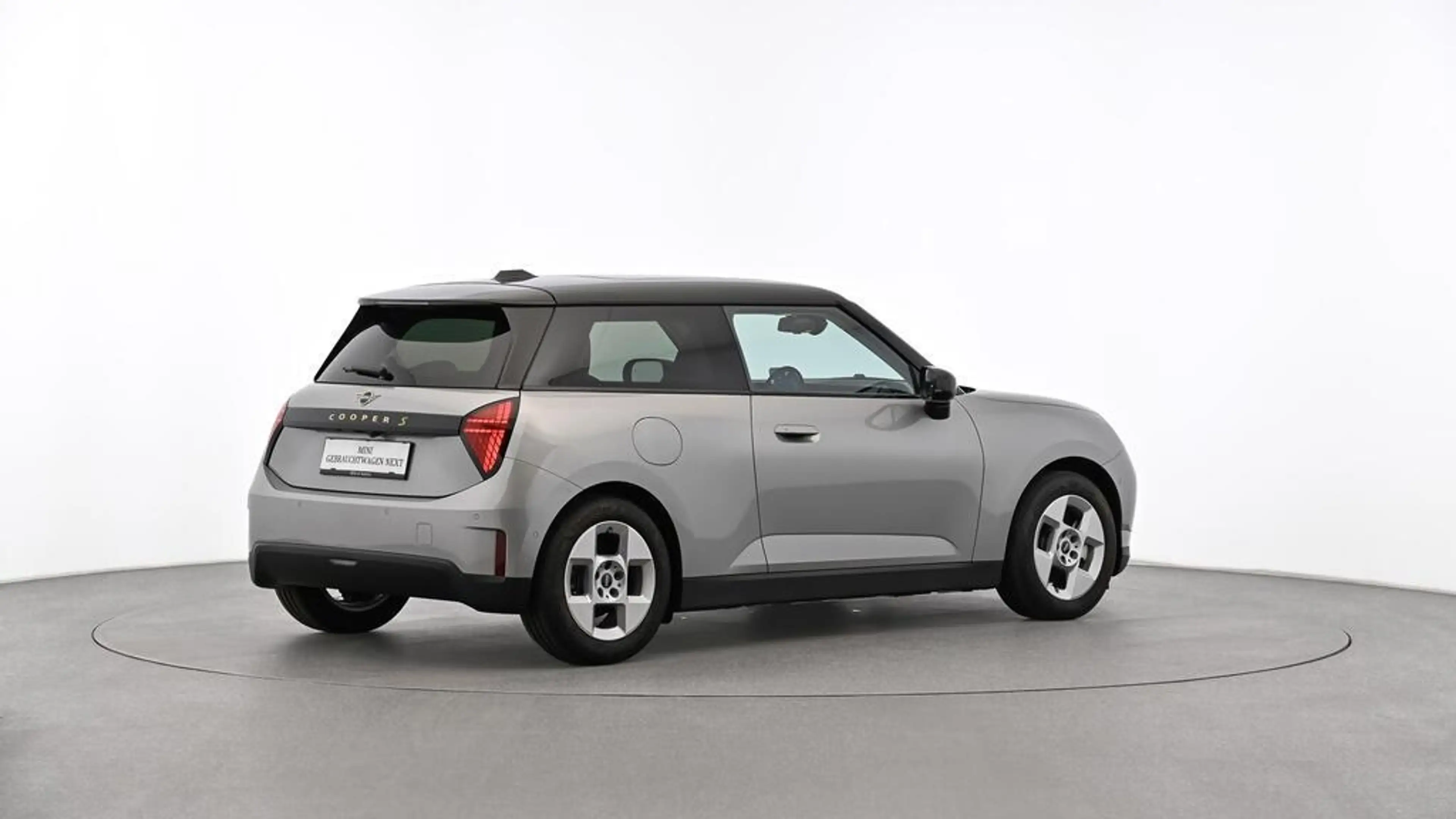 MINI Cooper SE — photo 6