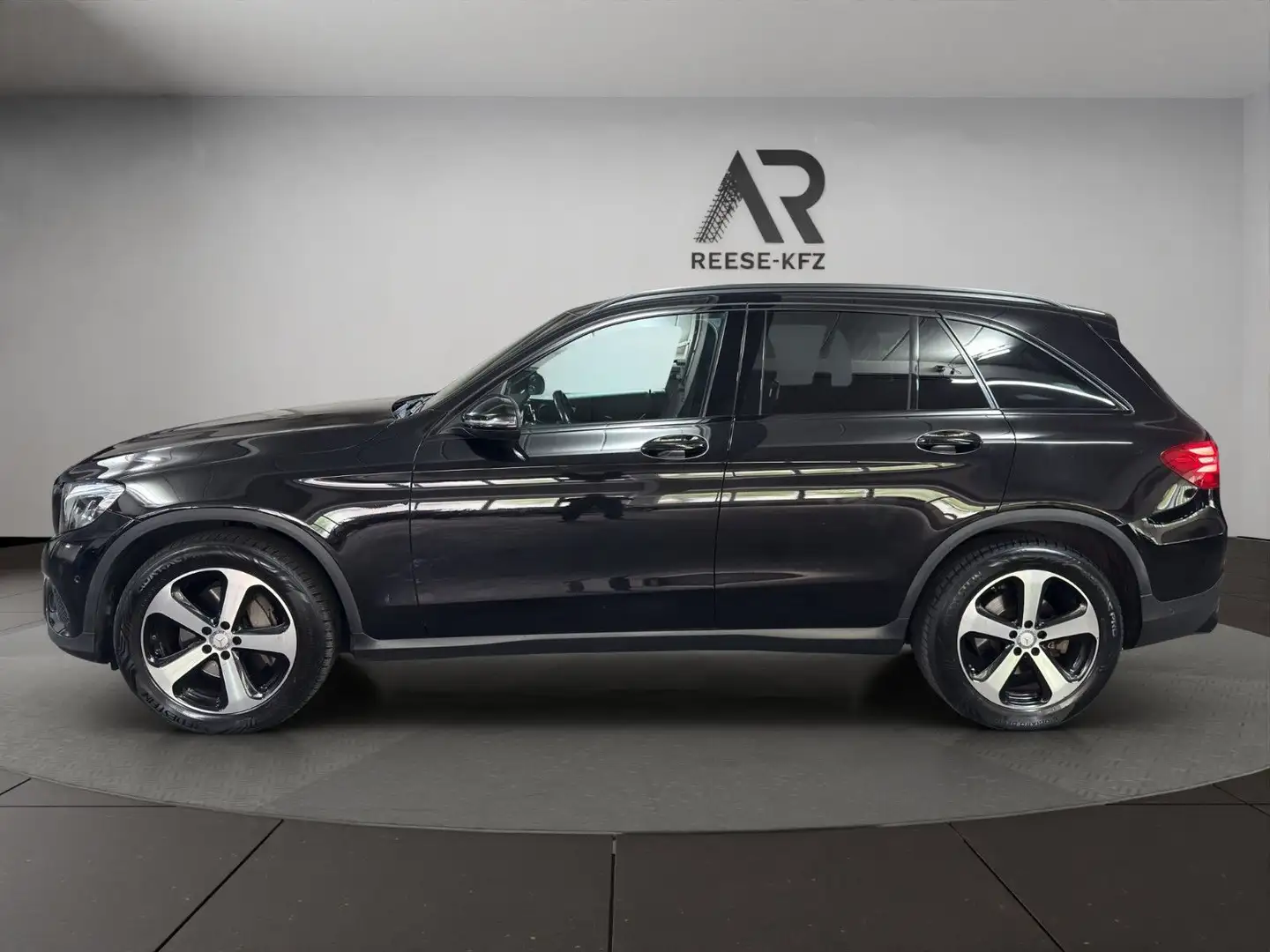 Mercedes-Benz GLC 250 4Matic AMG-Line Kam LED SHZ Schwarz - 2