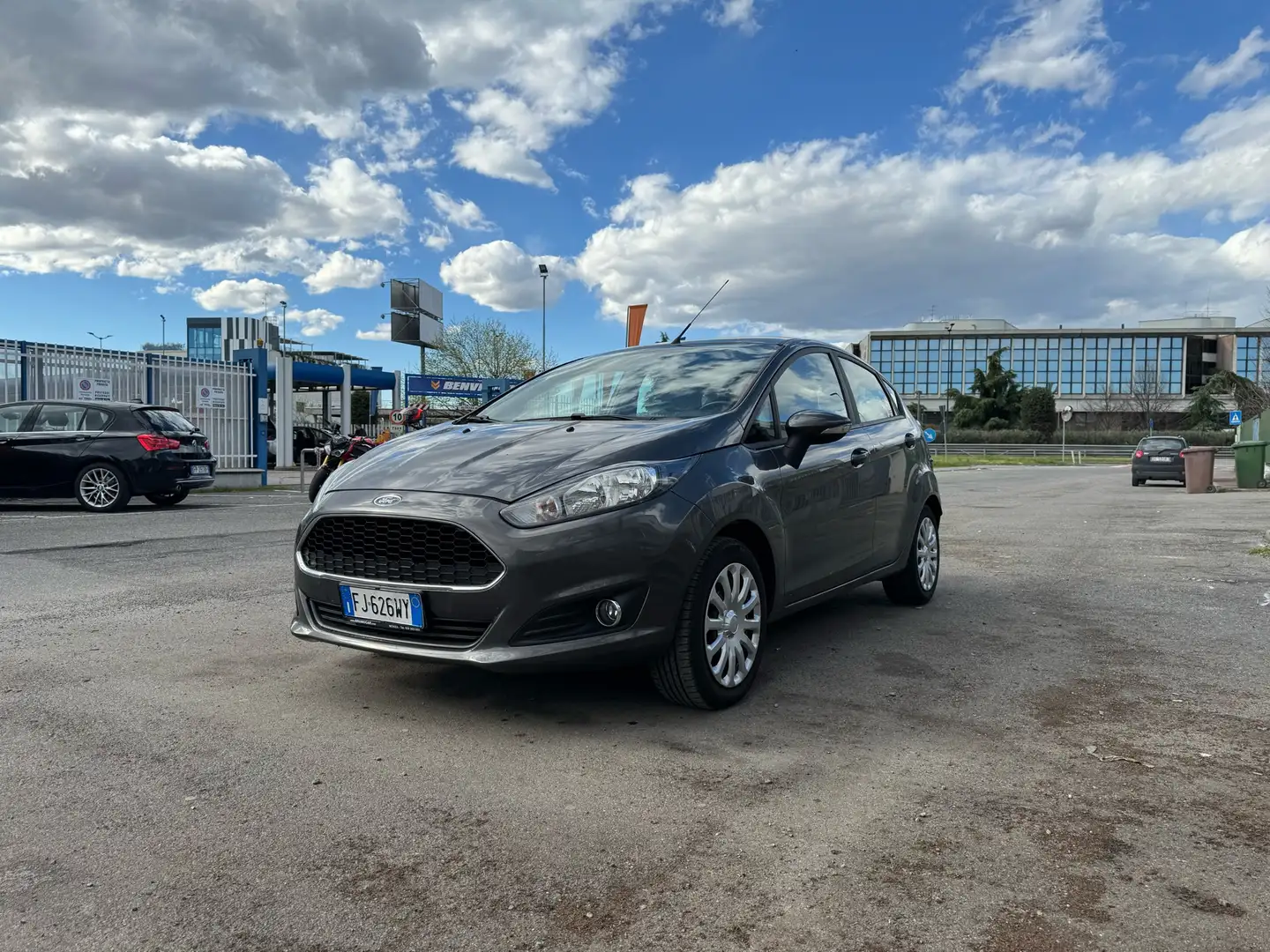 Ford Fiesta 5p 1.2 Titanium 82cv Grigio - 1