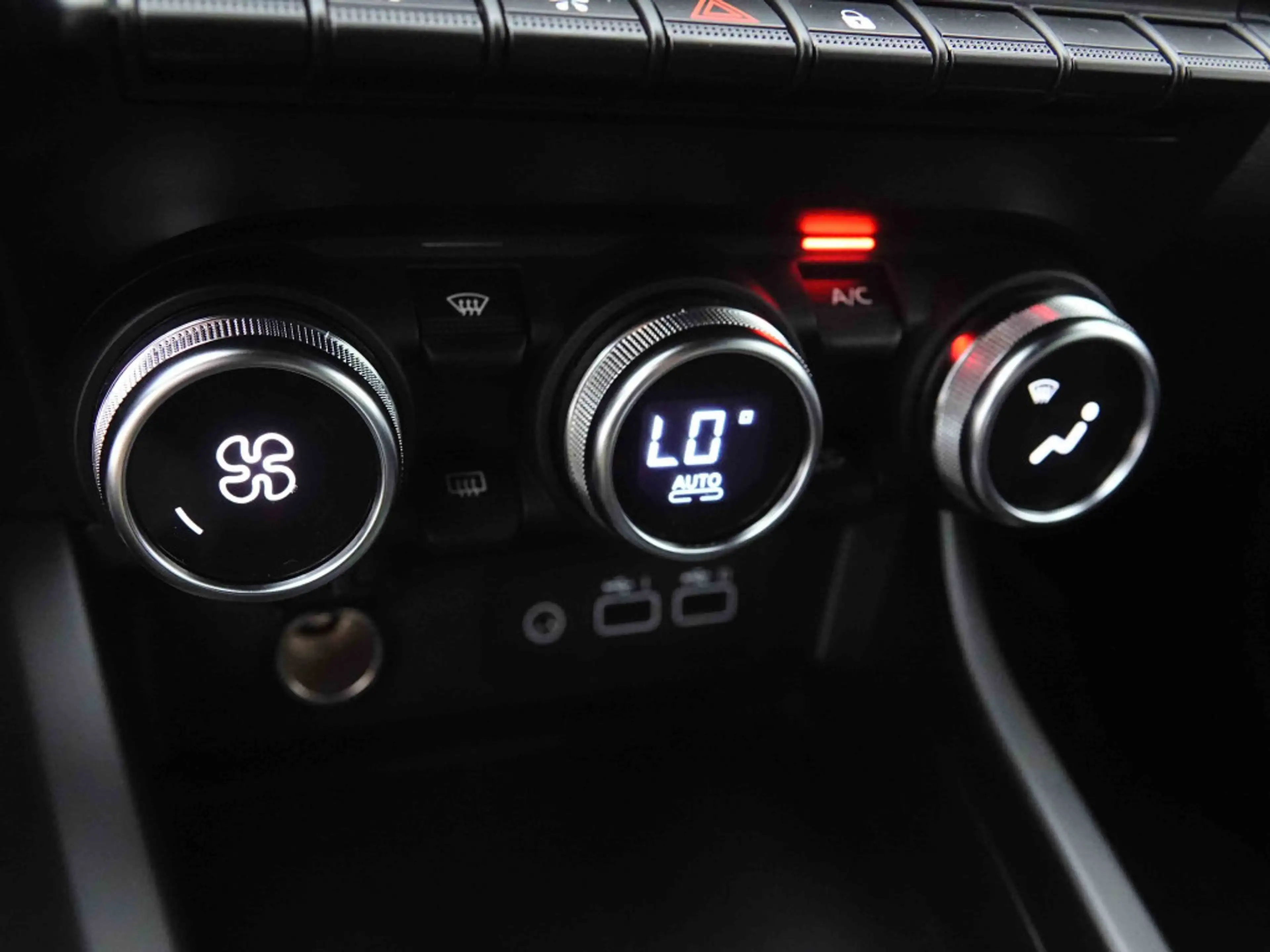 Renault Arkana MHEV 140 EDC Techno | GPS | CAM — photo 14