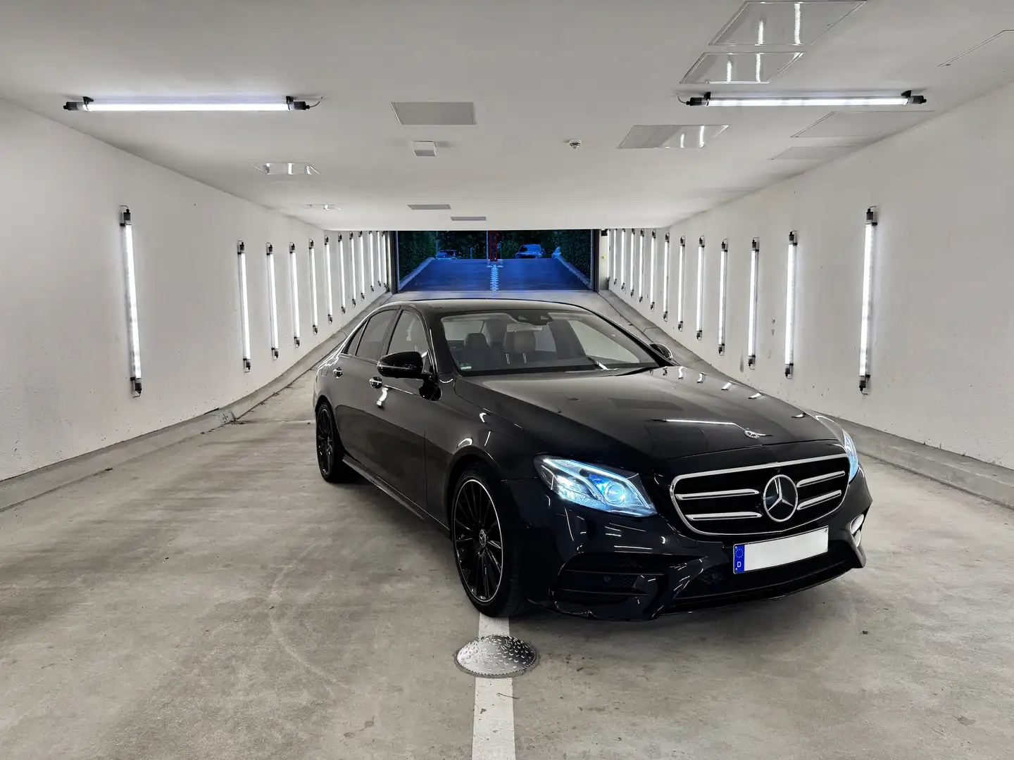 Mercedes-Benz E 250 E 250 Limousine | AMG / Night Paket | TÜV 2027 Nero - 1