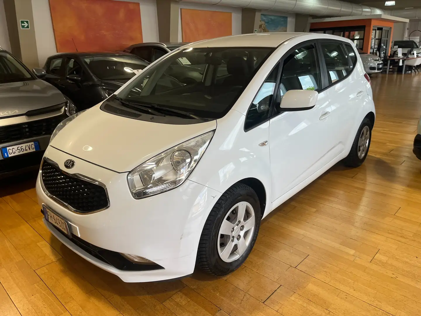 Kia Venga Venga 1.4 cvvt Active E6 Weiß - 1
