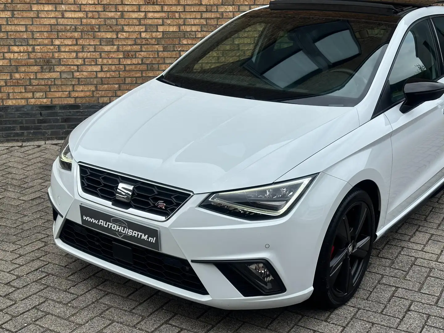 SEAT Ibiza 1.0 TSI FR Black Edition Pano Virtual Led Stoelvw Wit - 2