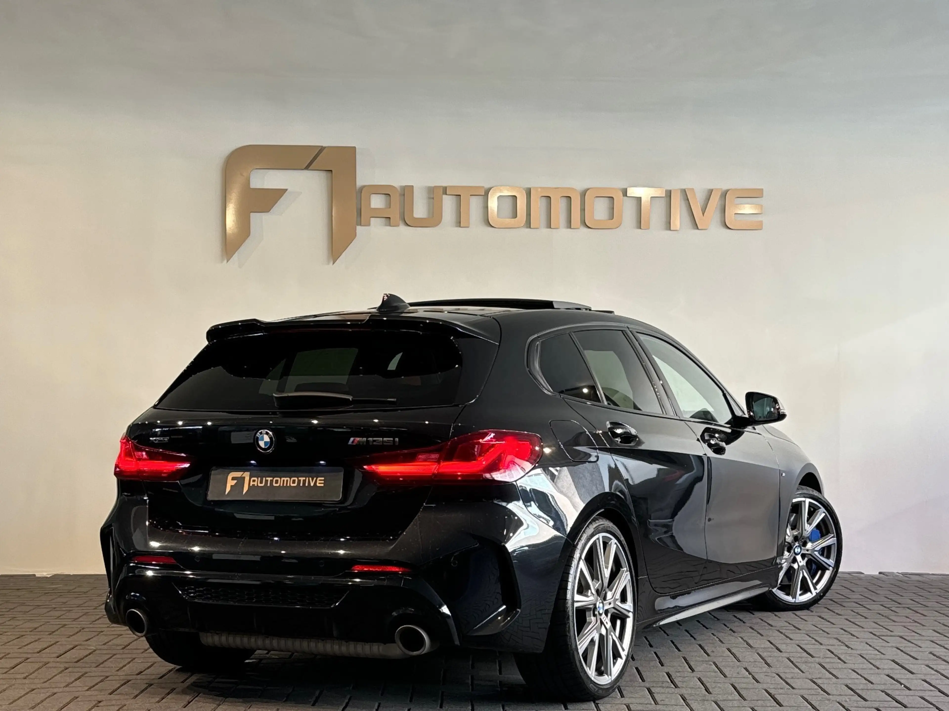 BMW 135 1-serie M135i xDrive Executive Pano|Keyless|Sfeer| — photo 3