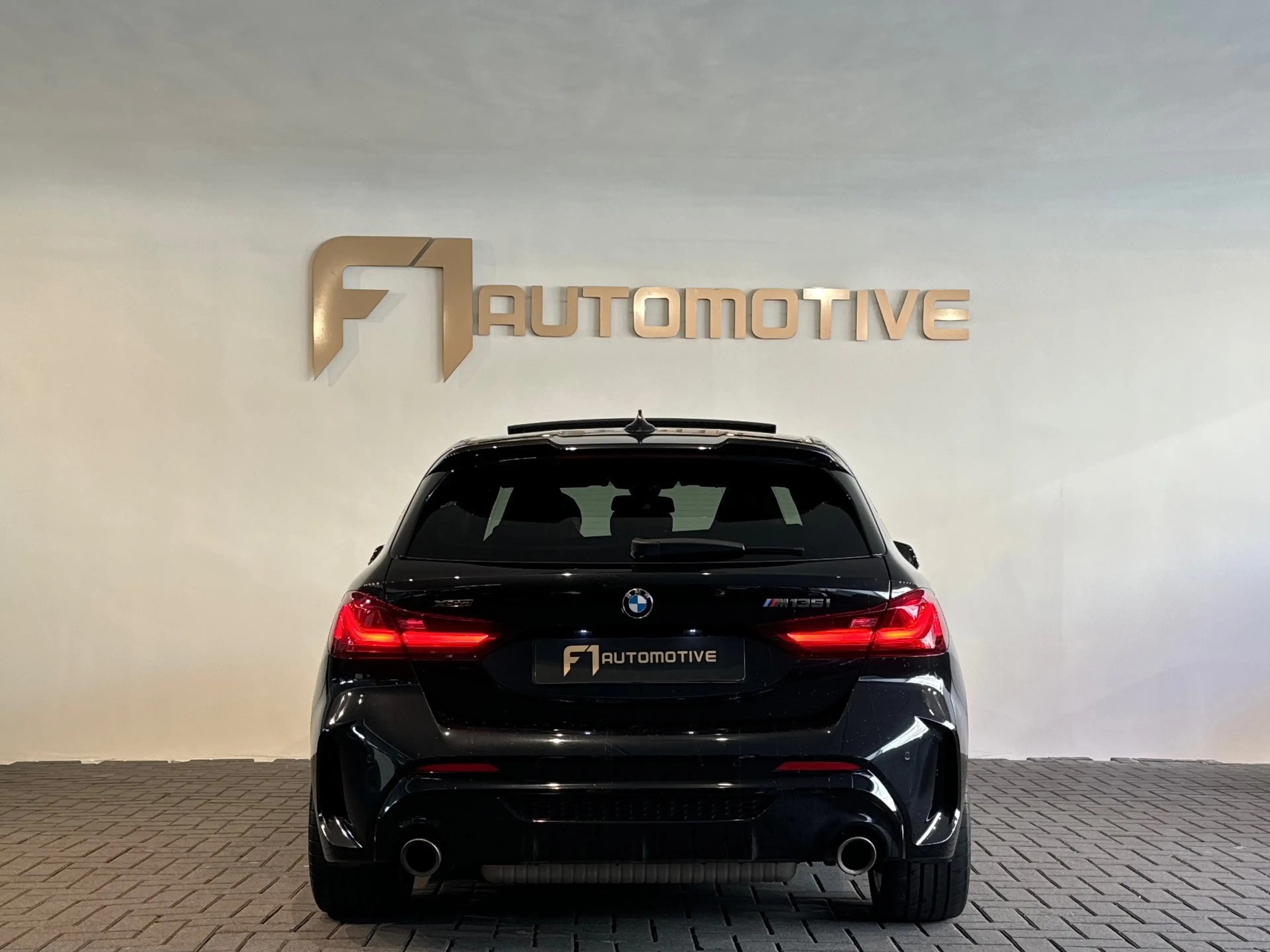 BMW 135 1-serie M135i xDrive Executive Pano|Keyless|Sfeer| — photo 11