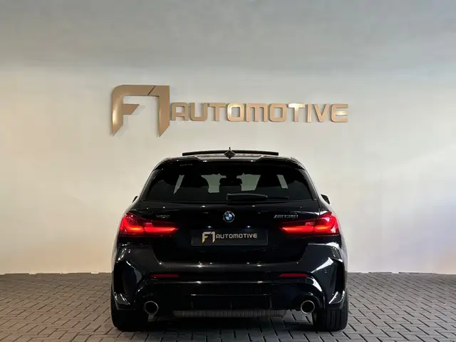 BMW 1 Series view 11