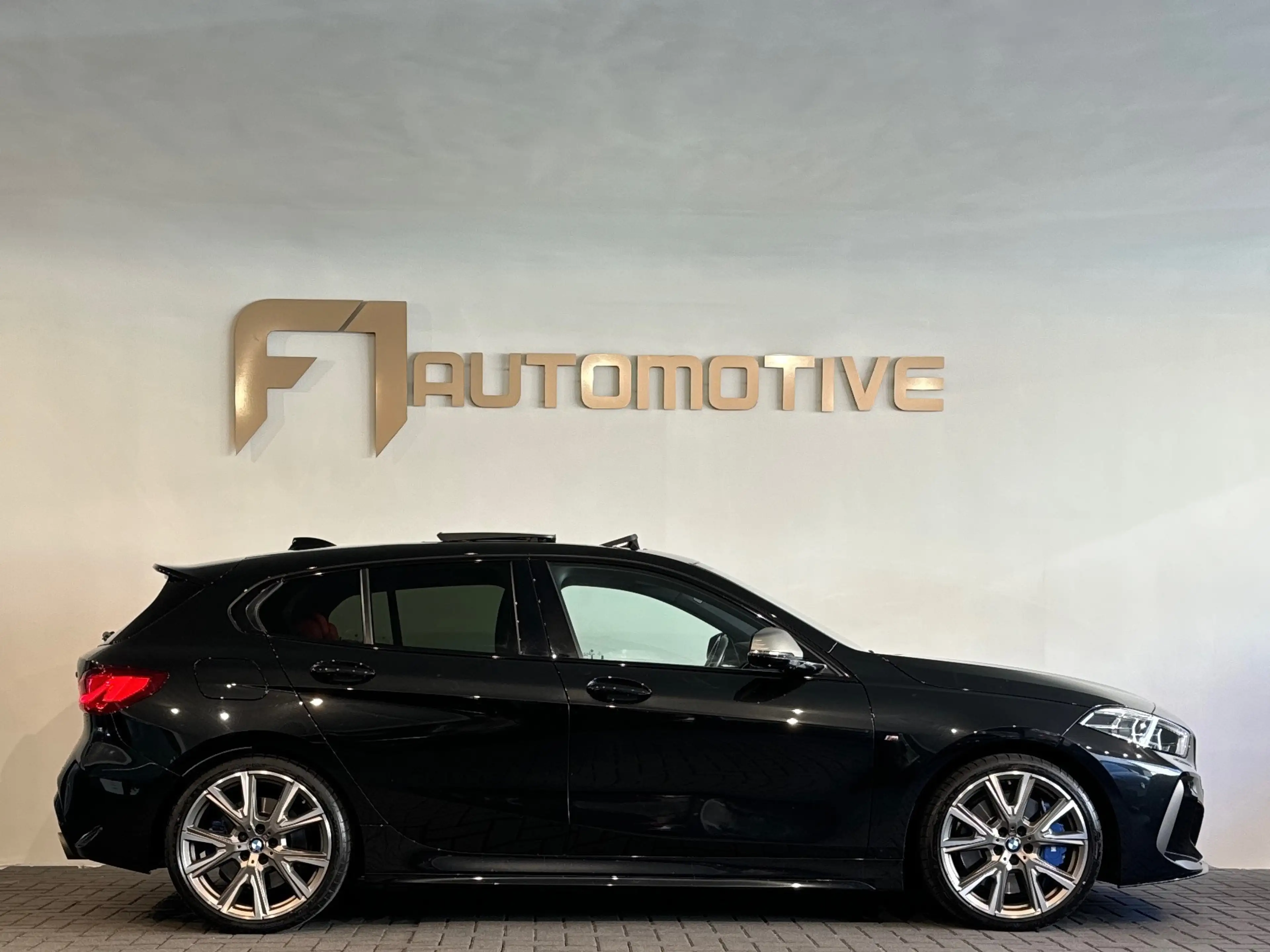 BMW 135 1-serie M135i xDrive Executive Pano|Keyless|Sfeer| — photo 10