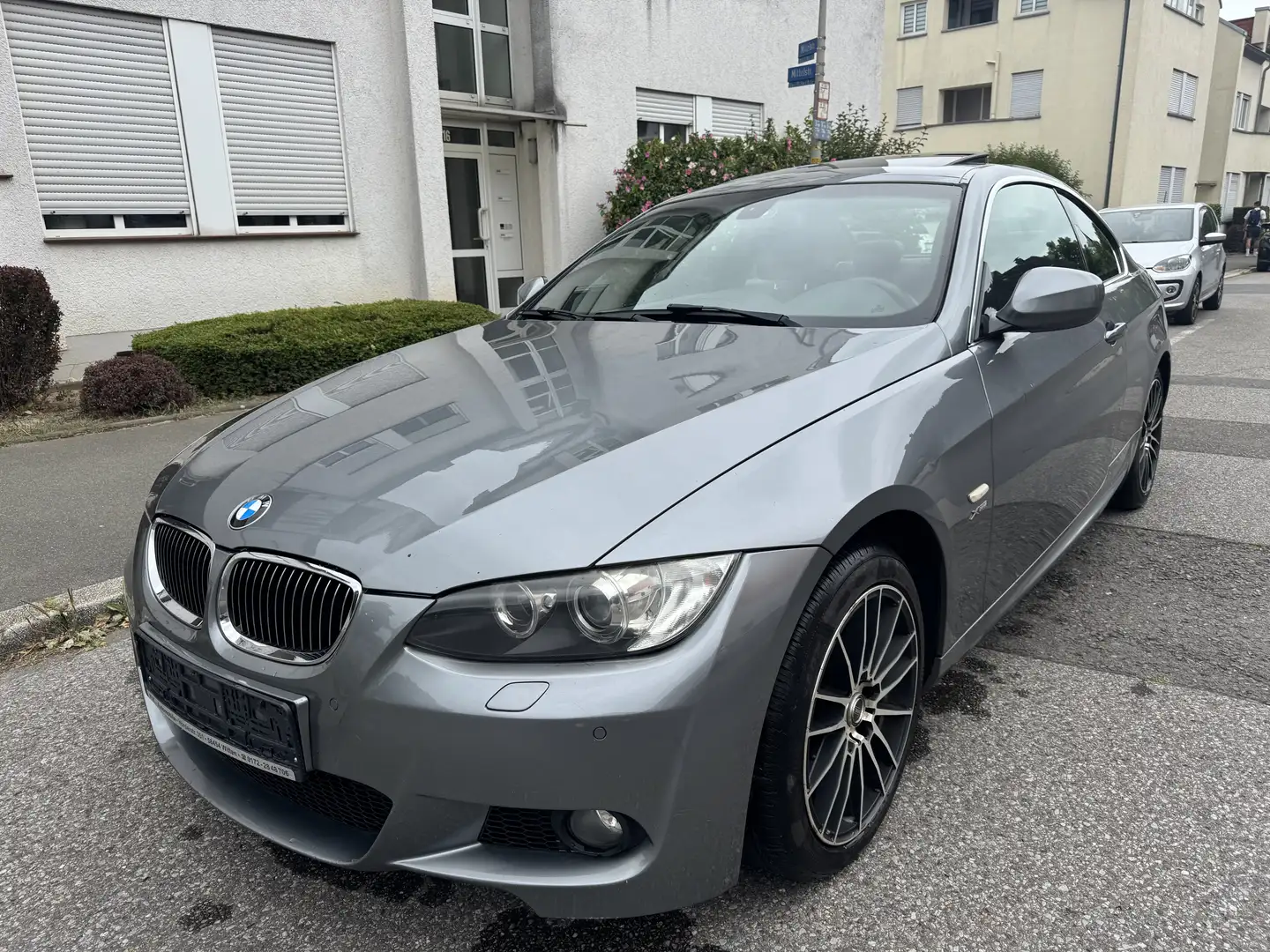 BMW 330 330i xDrive M-Paket Original Schiebedach Automatik Grau - 1