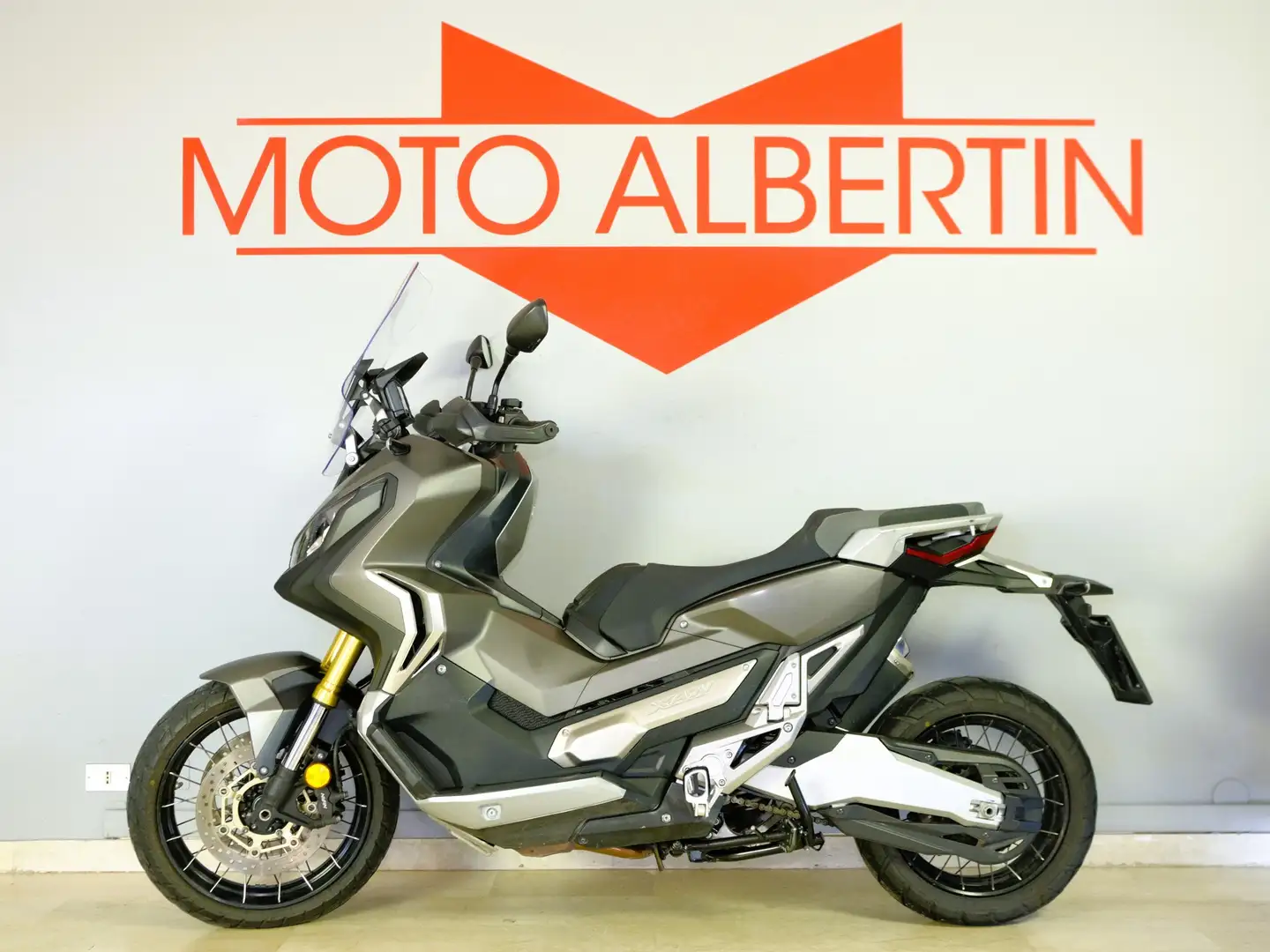 Honda X-ADV 750 Grigio - 2