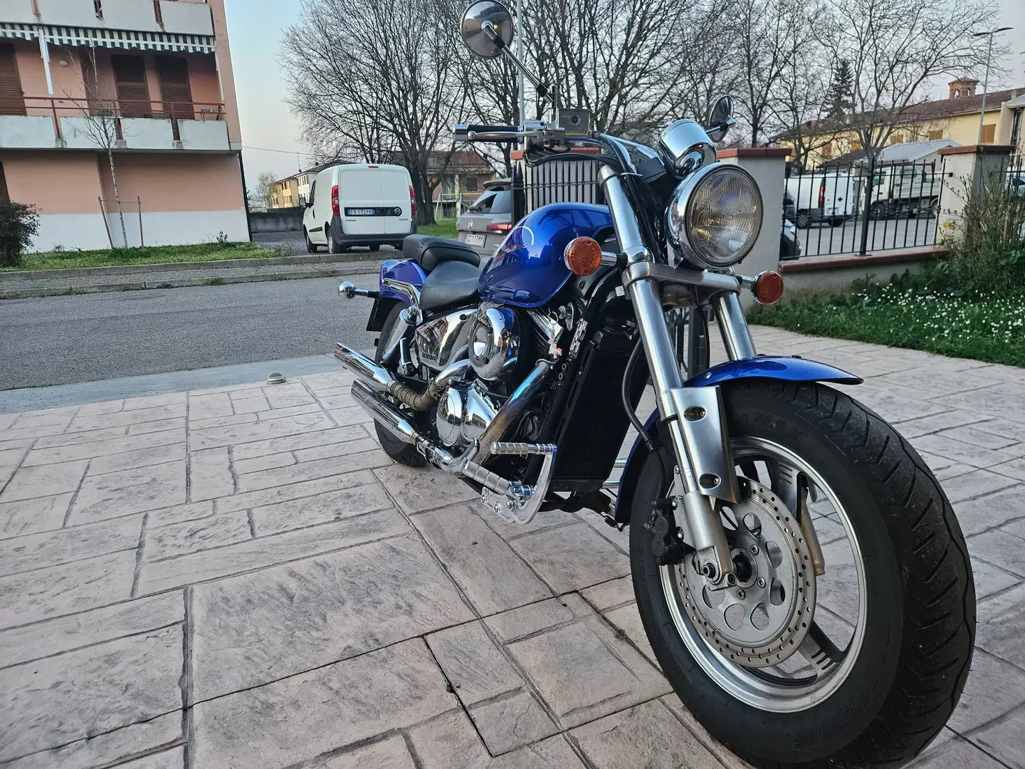 Suzuki VZ 800 Marauder Azul - 1