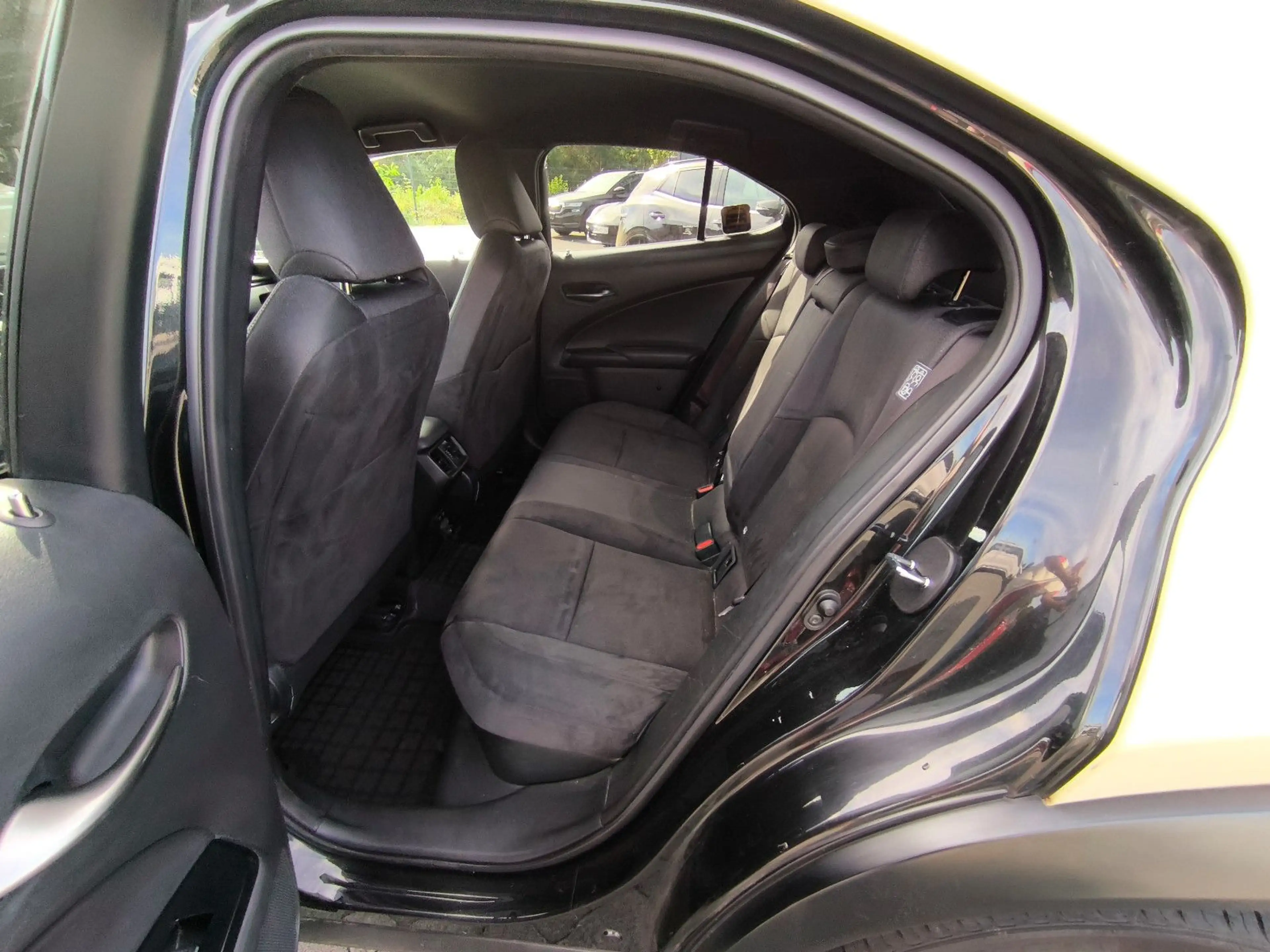 Lexus UX 250h EX TAXI,IST BEIGE FOLIERT,KLIMA,AUTOMAT — photo 10