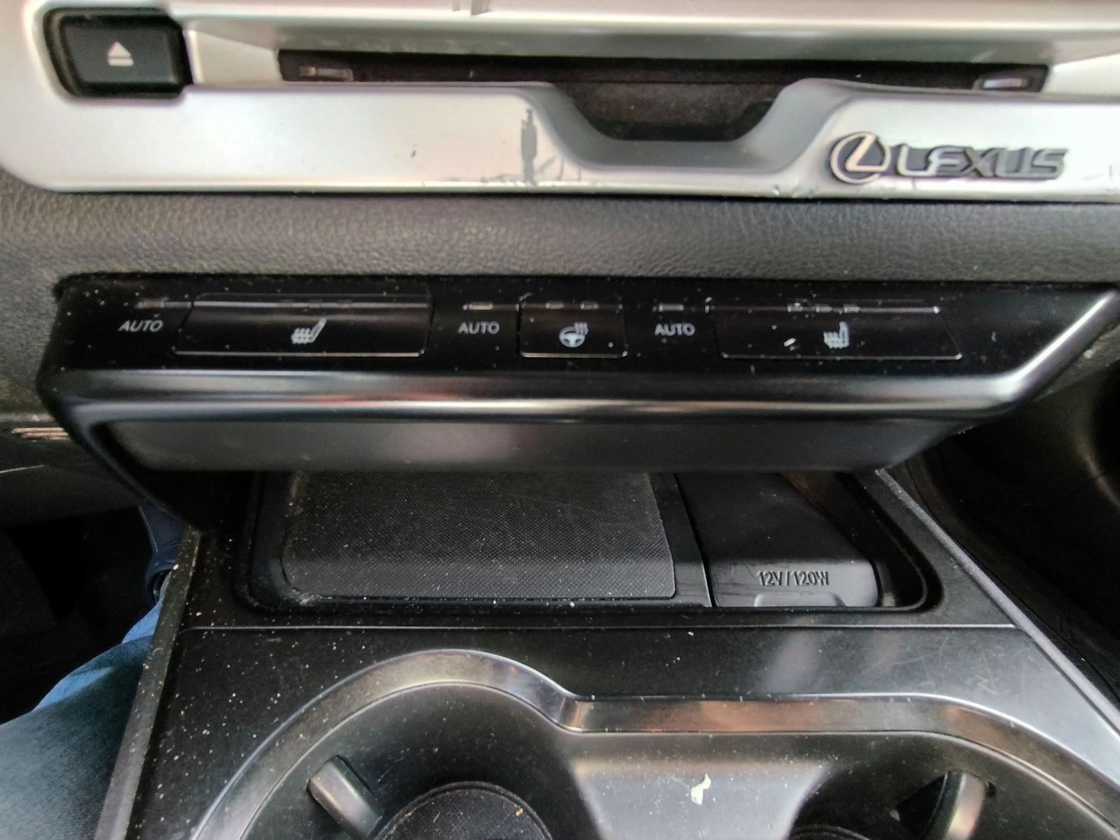 Lexus UX 250h EX TAXI,IST BEIGE FOLIERT,KLIMA,AUTOMAT — photo 3