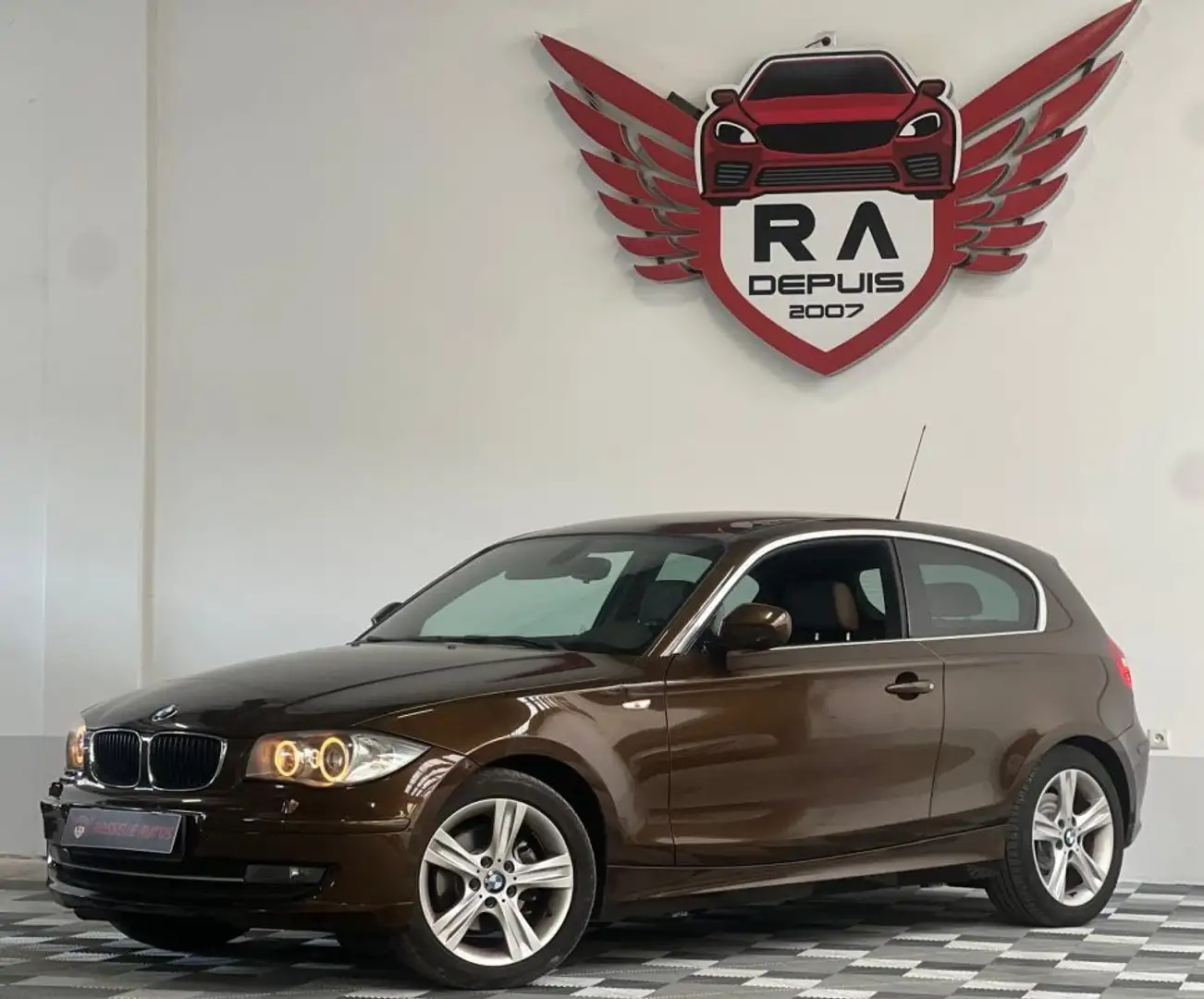 BMW 118 SERIE 118D 143CH Bruin - 2