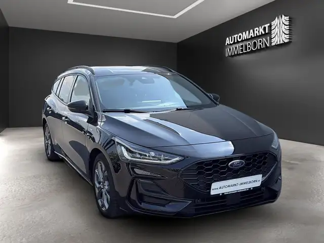 Ford Focus view 2