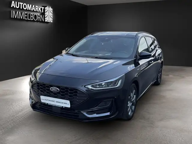 Ford Focus view 3
