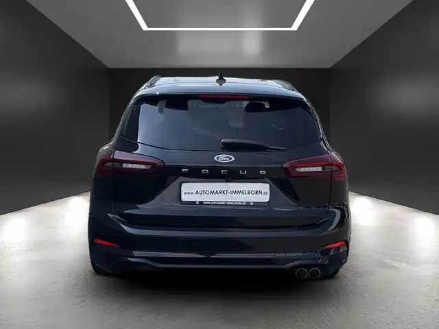 Ford Focus view 9