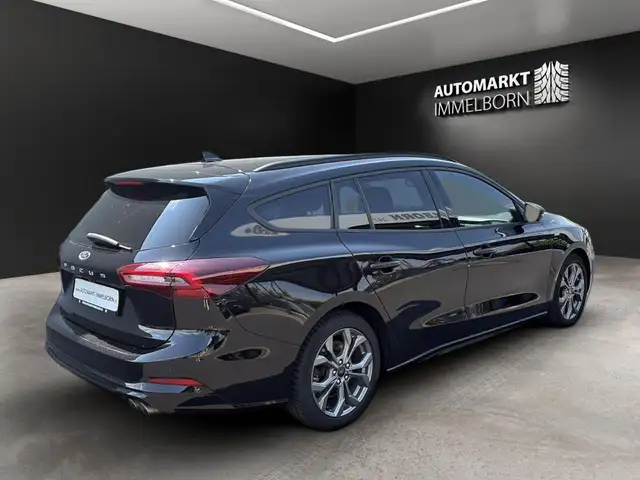 Ford Focus view 6