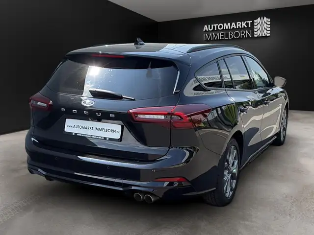 Ford Focus view 11