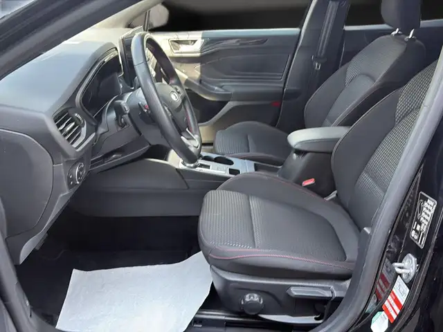 Ford Focus view 15