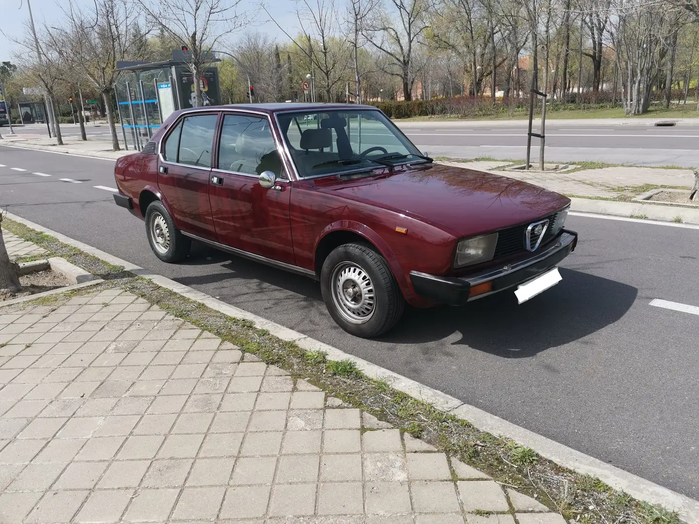 Alfa Romeo Alfetta 2.0 Burdeos - 2