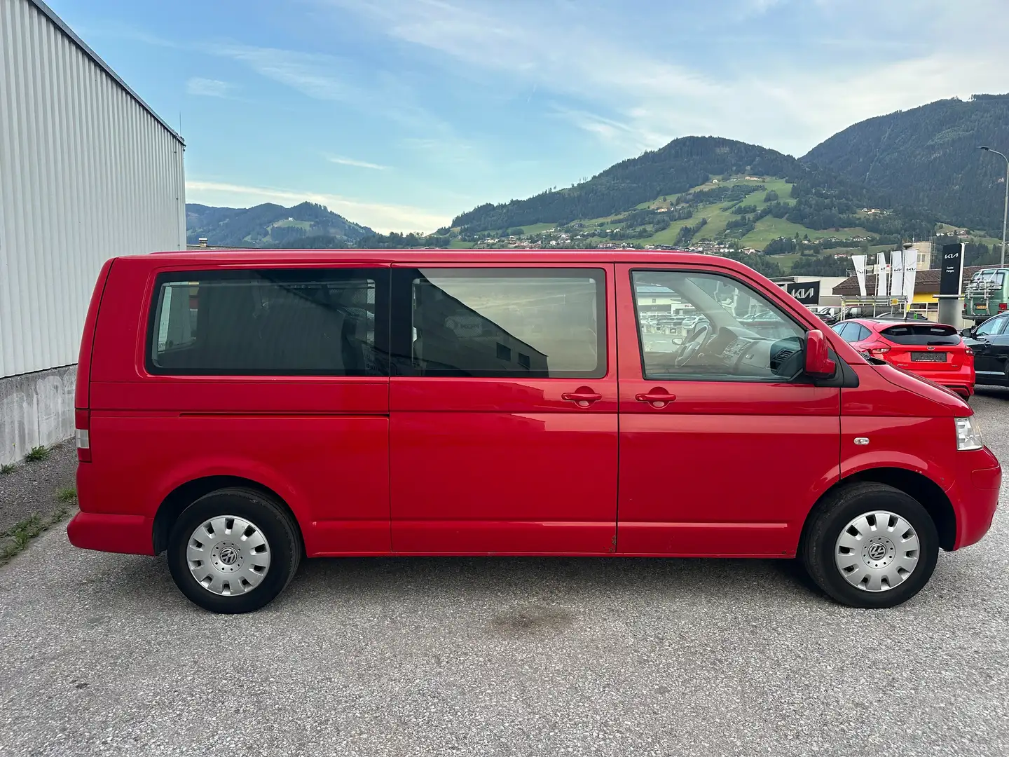 Volkswagen T5 California Caravelle 4Motion lang Rot - 2