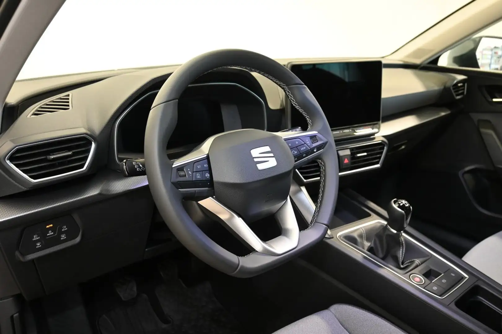 SEAT Leon Style Edition 1.5 TSI 115 PS Blau - 2