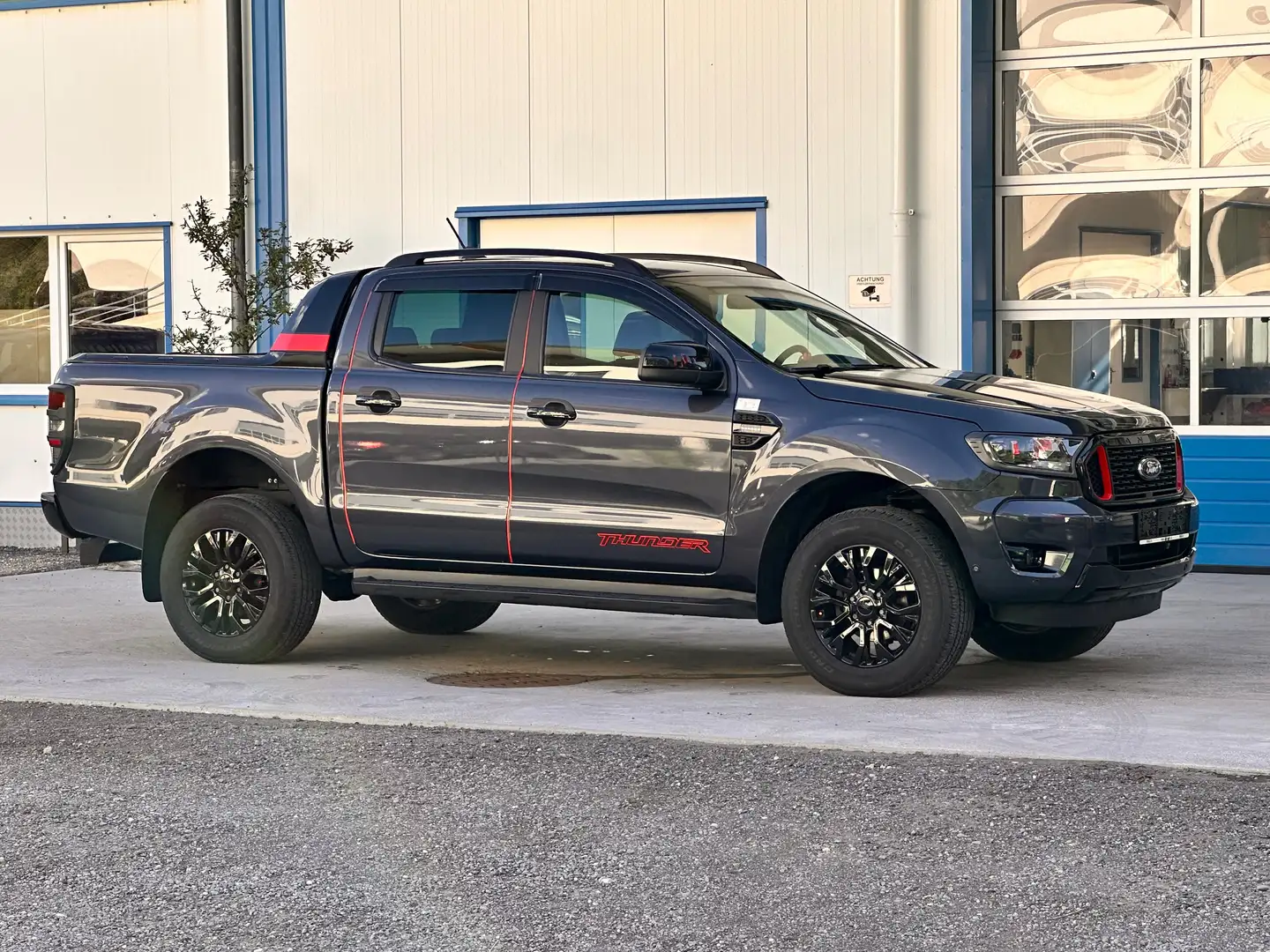 Ford Ranger Thunder Doppelkabine 4x4 / Diesel / 70.000km Grau - 2