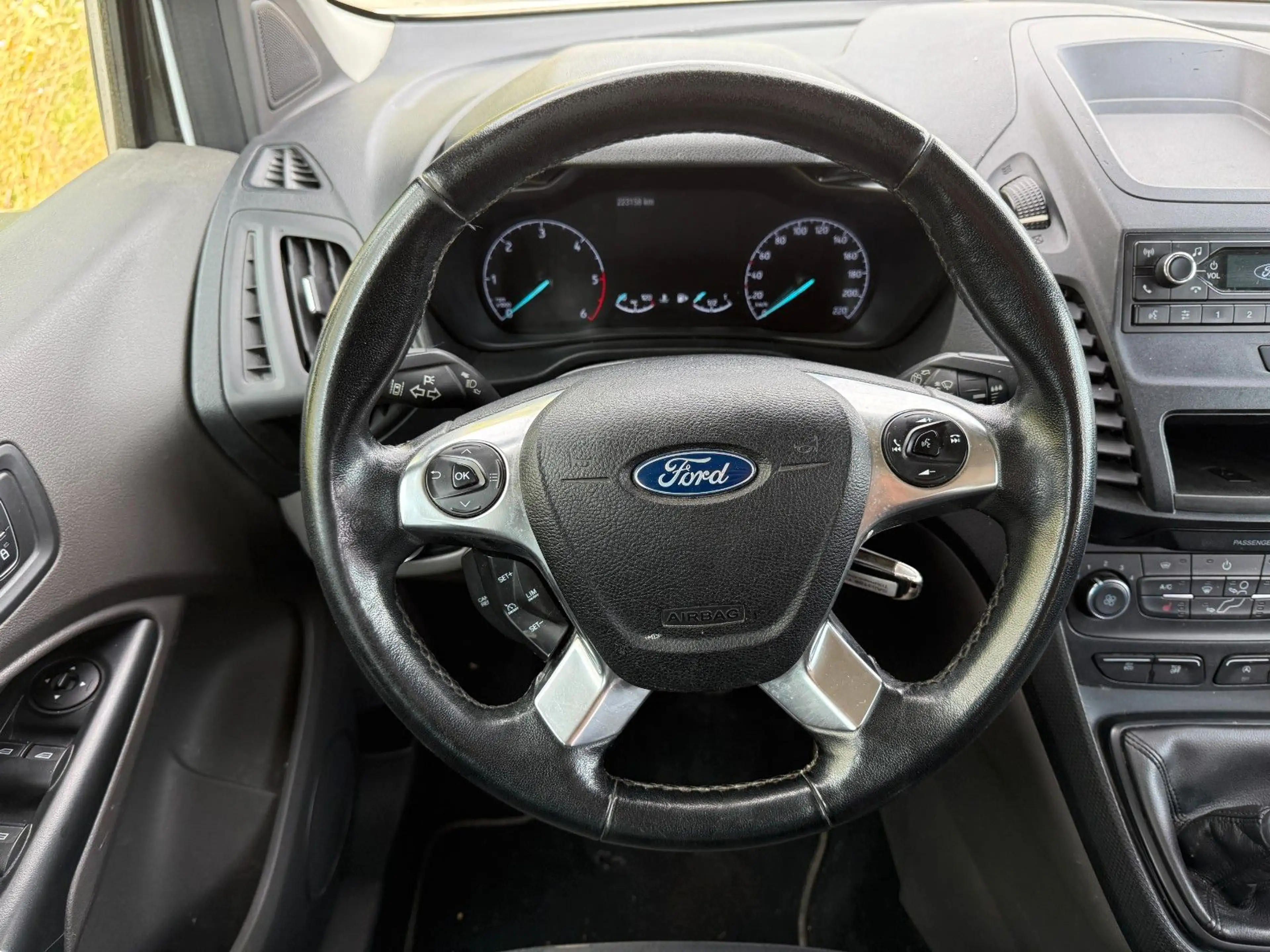 Ford Grand Tourneo Connect 1.Hand Bi-Xenon — photo 11