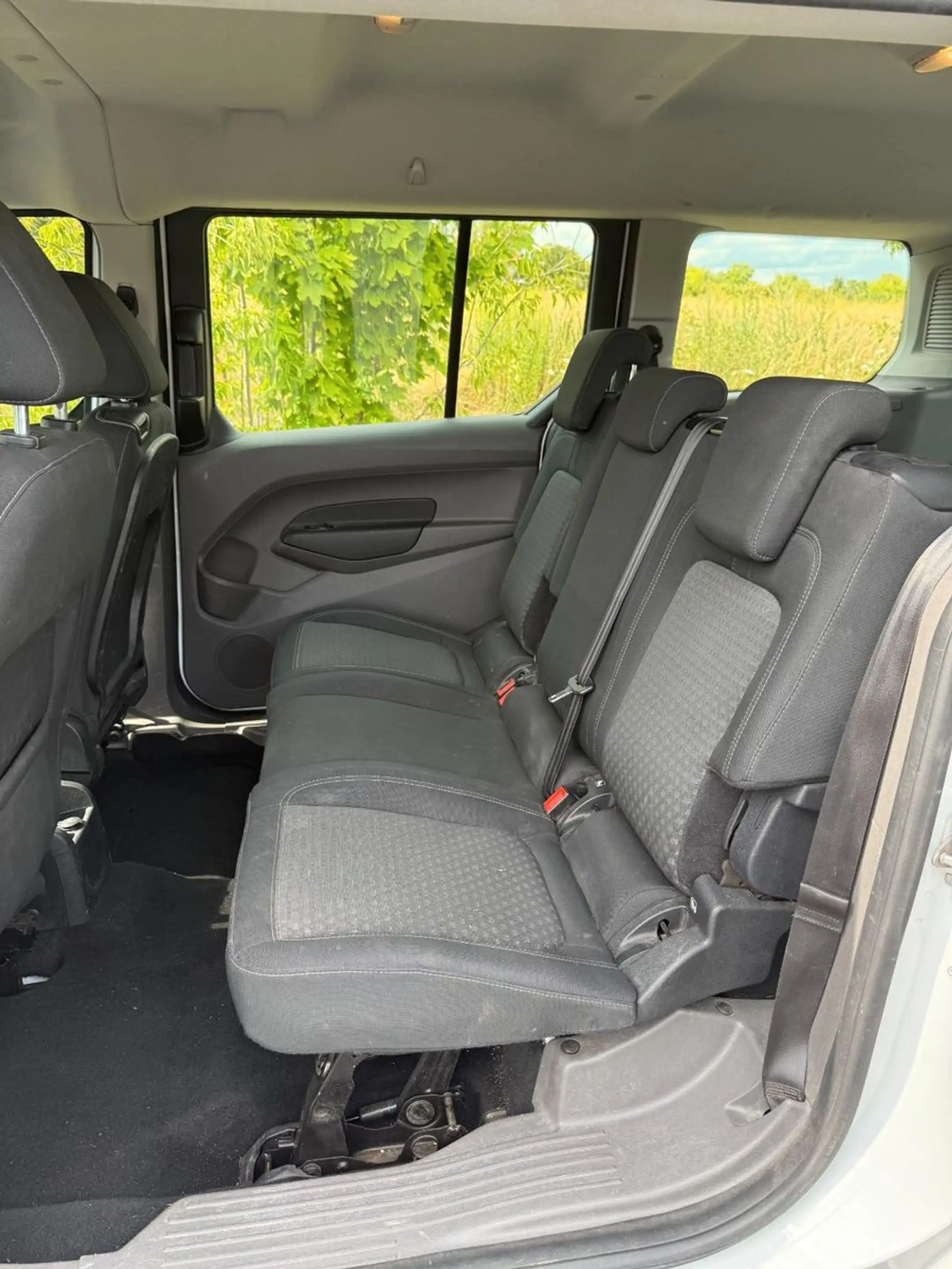 Ford Grand Tourneo Connect 1.Hand Bi-Xenon — photo 15