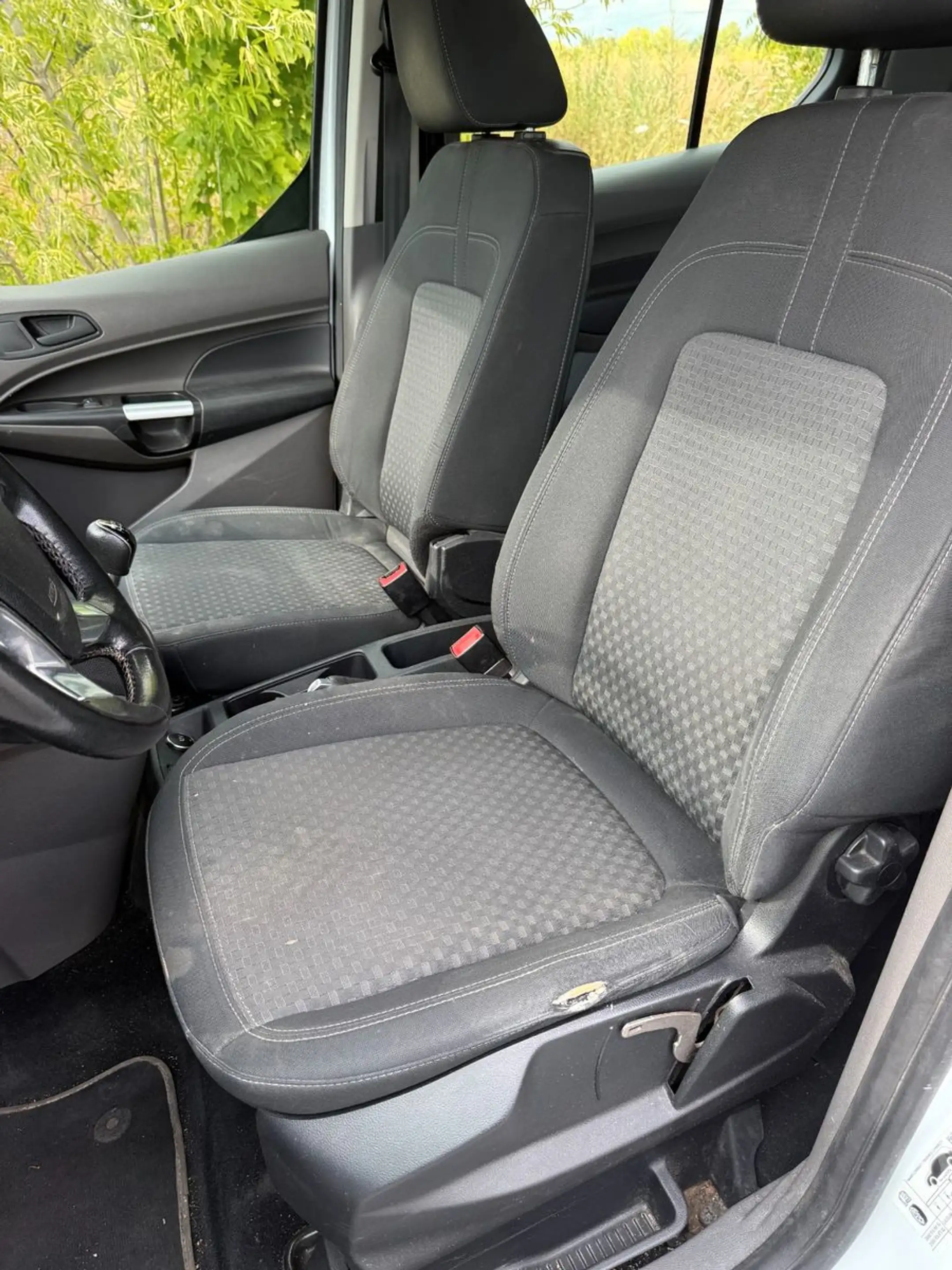 Ford Grand Tourneo Connect 1.Hand Bi-Xenon — photo 13