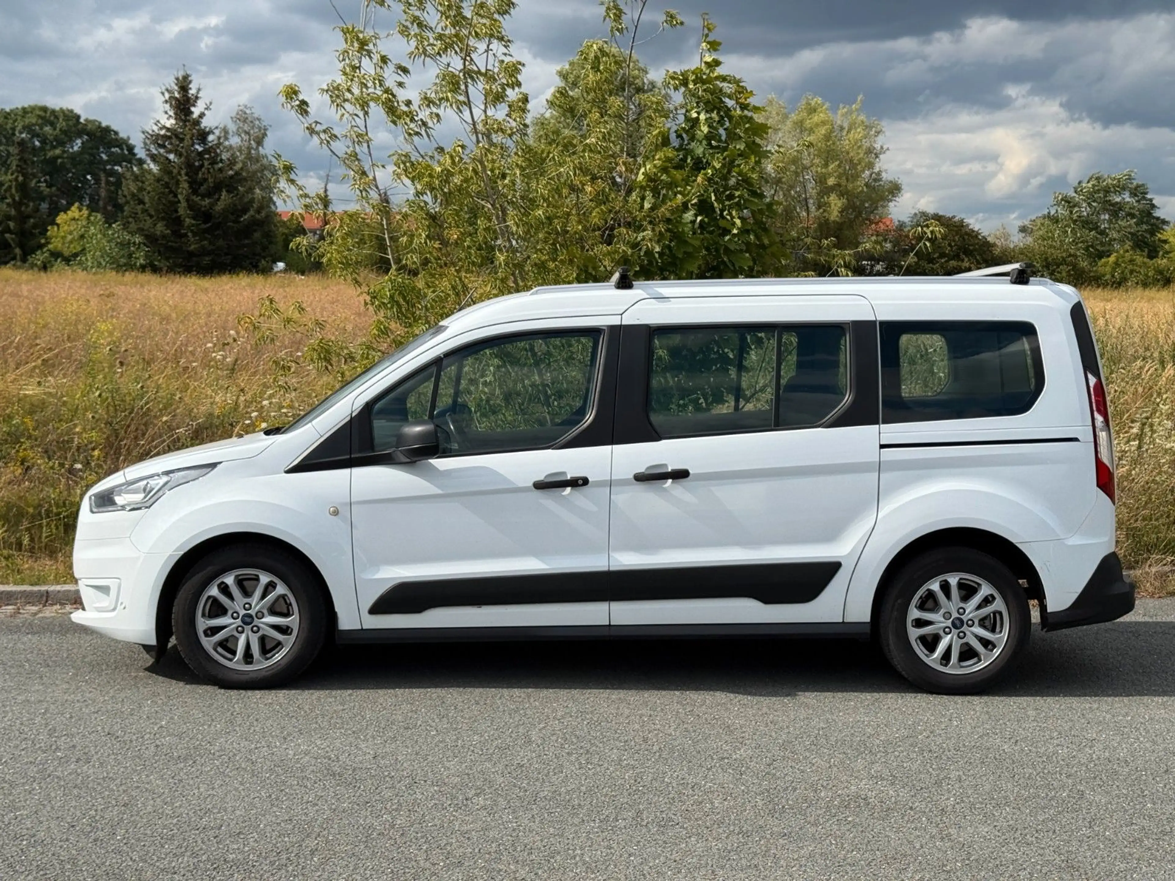 Ford Grand Tourneo Connect 1.Hand Bi-Xenon — photo 5