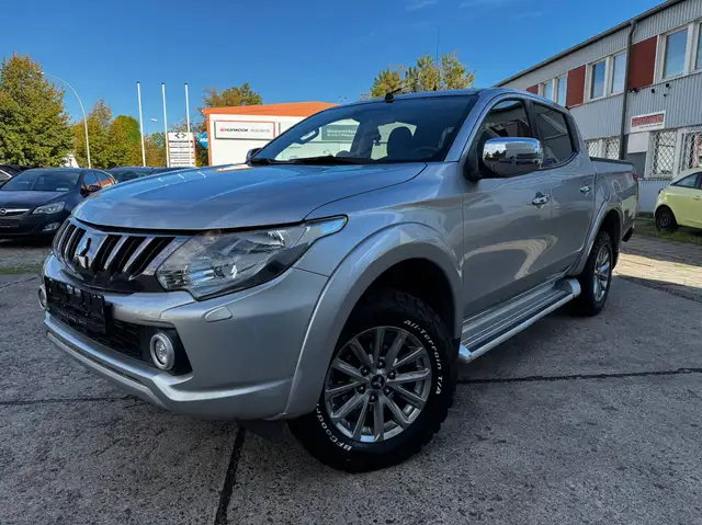 Mitsubishi L200 2.5L Plus Doppelkabine 4WD / TÜV NEU