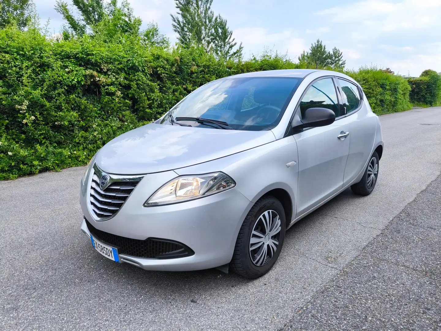 Lancia Ypsilon LANCIA YPSILON 1,3 MJT PLATINUM 95CV- OK NEOP. Gris - 1