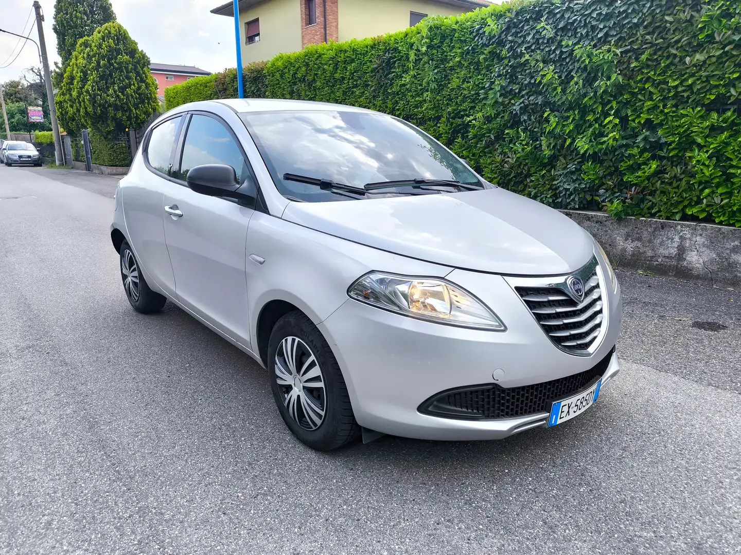 Lancia Ypsilon LANCIA YPSILON 1,3 MJT PLATINUM 95CV- OK NEOP. Gris - 2