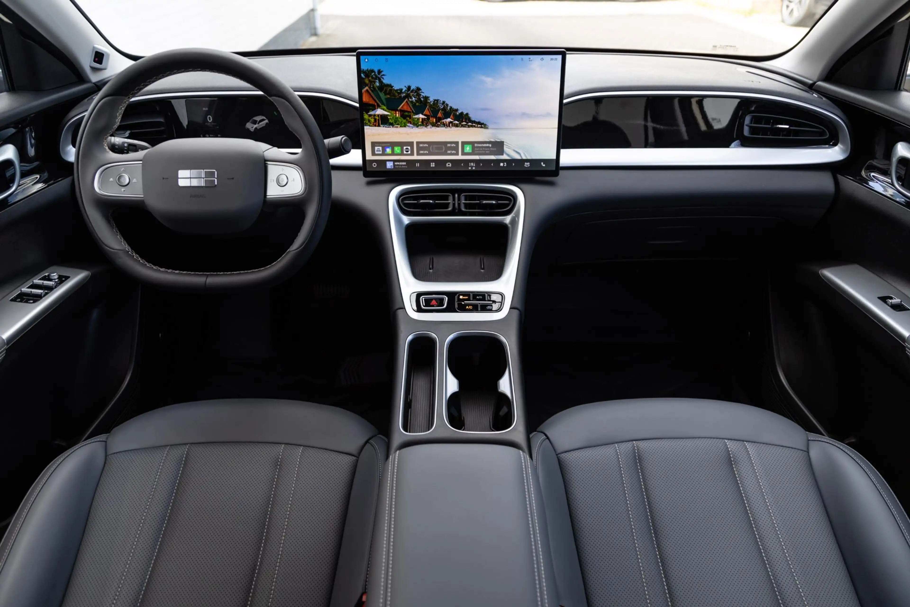 Geely E2 Ultra 47 kWh | 345km WLTP | 540 Camera | Park a — photo 2