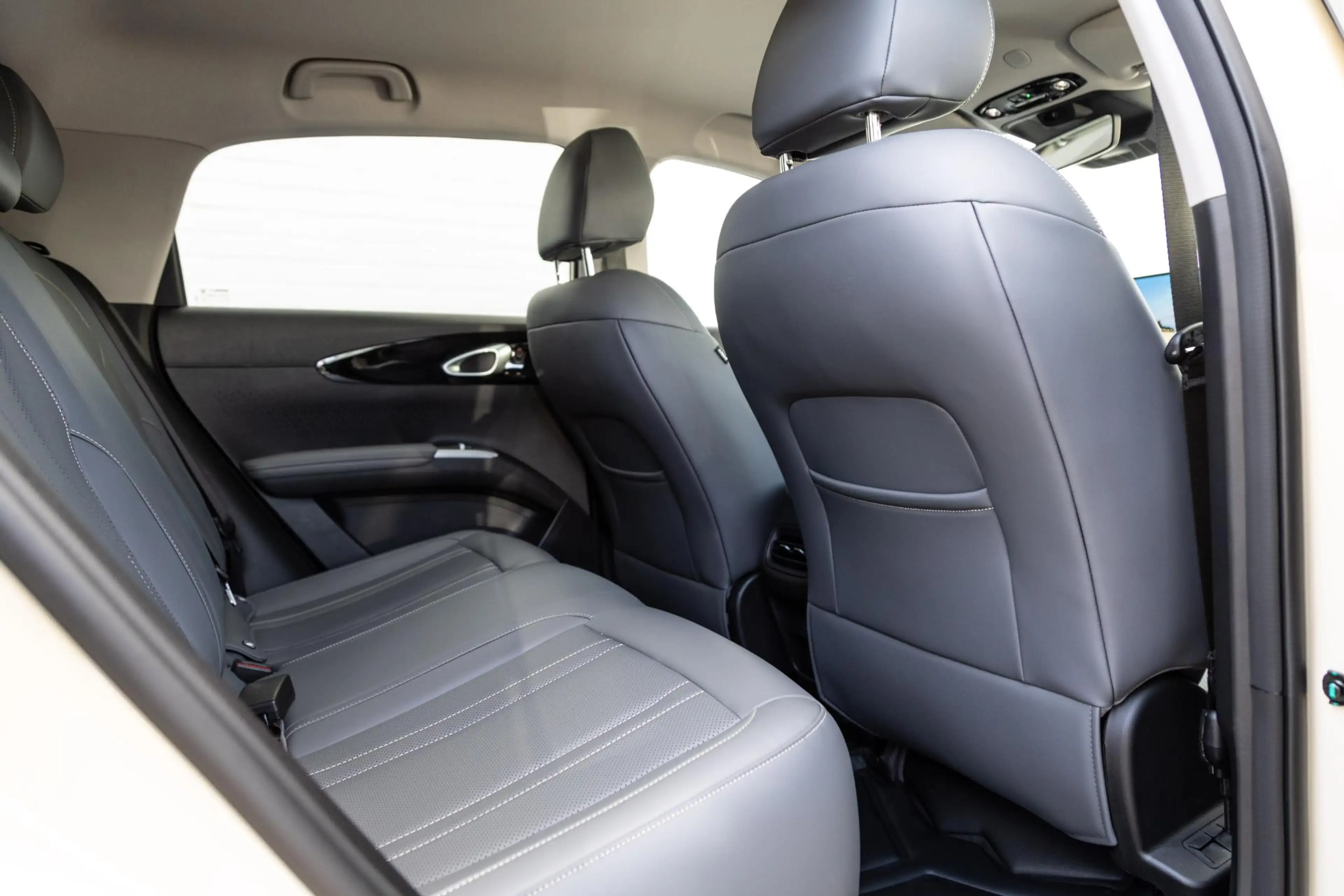 Geely E2 Ultra 47 kWh | 345km WLTP | 540 Camera | Park a — photo 15