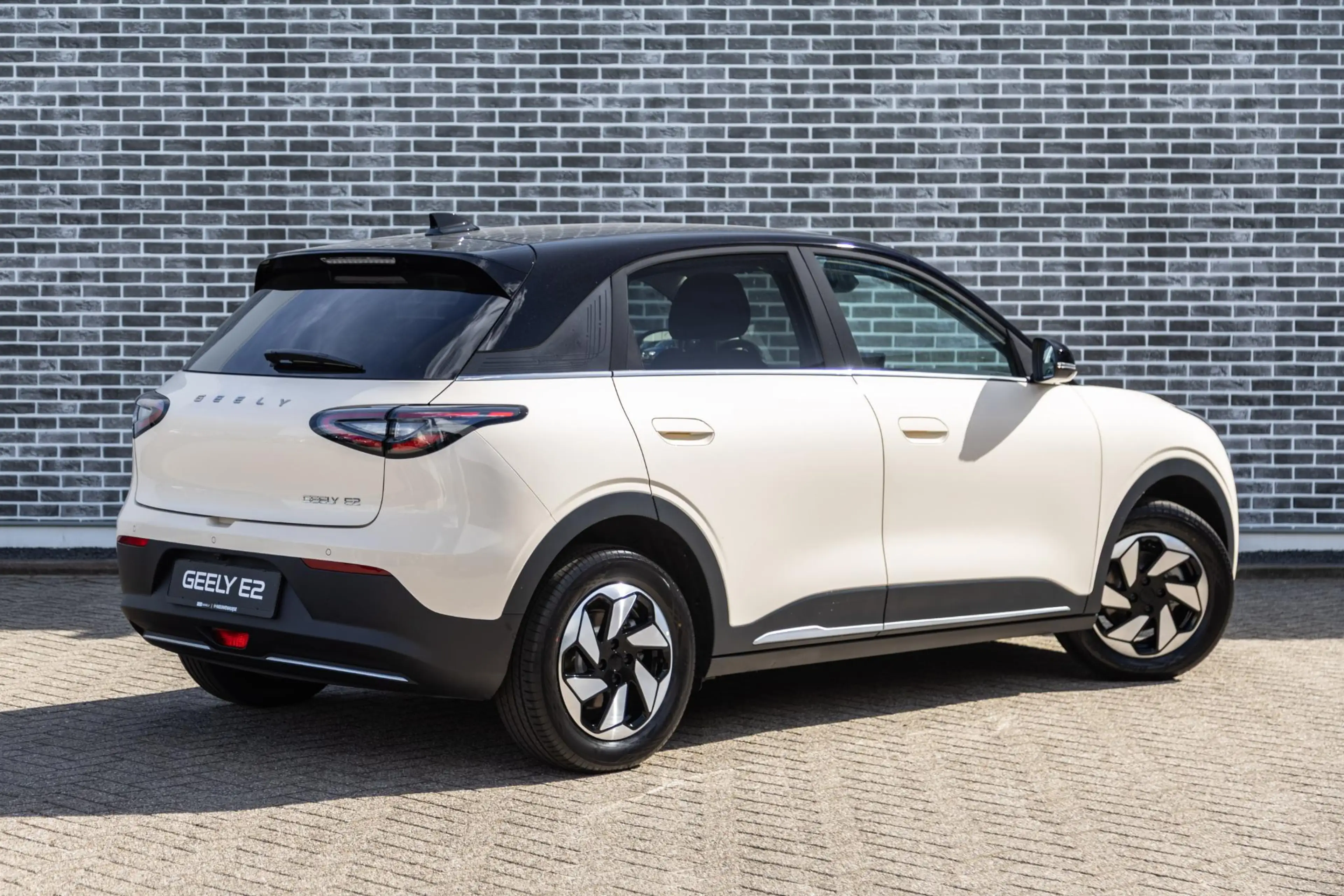 Geely E2 Ultra 47 kWh | 345km WLTP | 540 Camera | Park a — photo 3