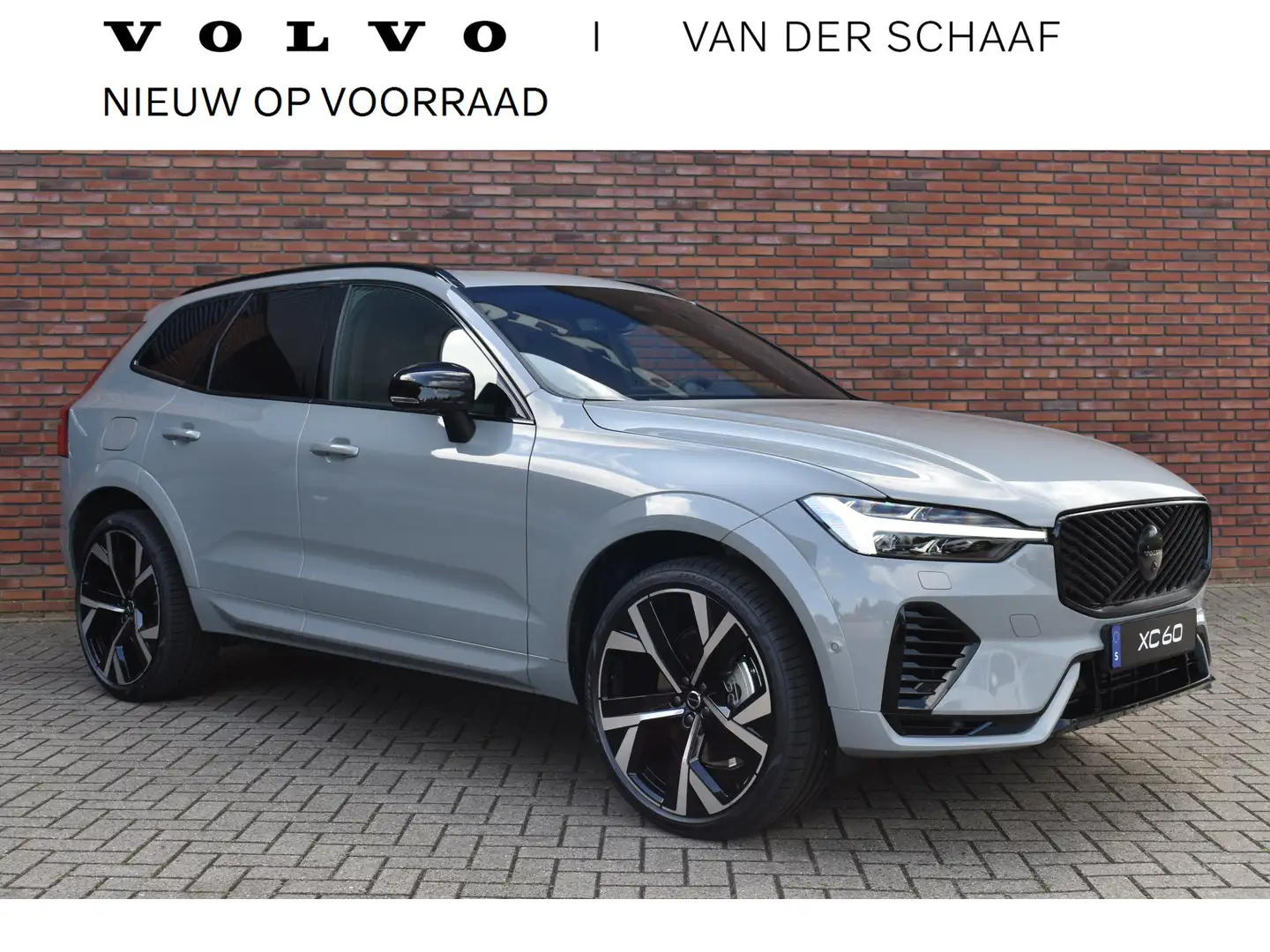 Volvo XC60 T6 350PK Plug-in hybrid AWD Ultra Black Edition | Grijs - 1