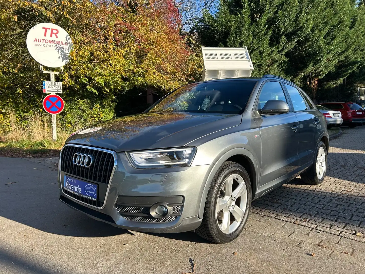 Audi Q3 2.0 TFSI quattro S LINE Grau - 1