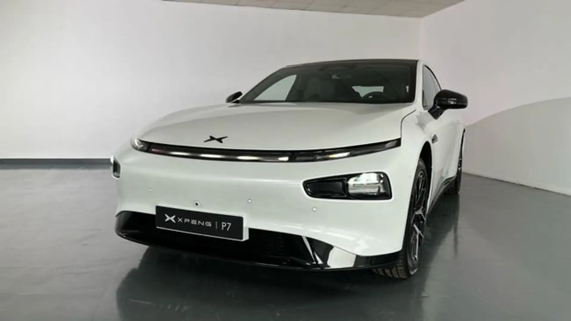 Xpeng P7 Performance AWD 348kW Weiß - 2