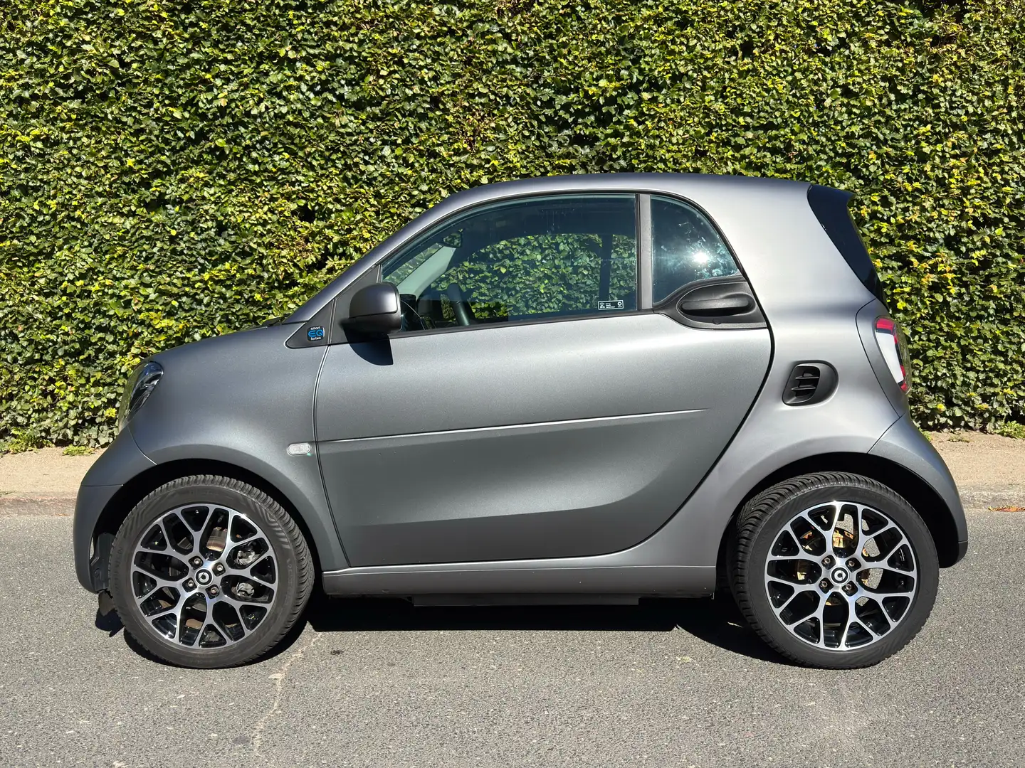 smart forTwo EQ Coupe +Prime +Exclusive +Garantie Grau - 1
