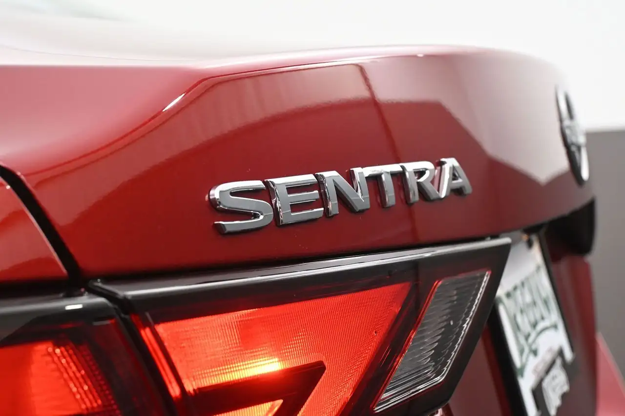 Nissan Sentra fotografie Nissan Sentra