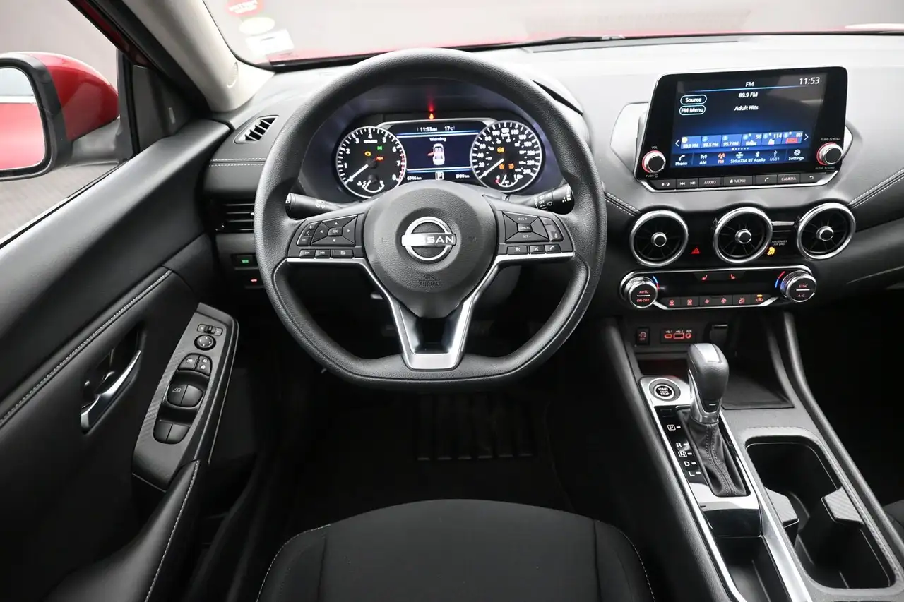 Nissan Sentra fotografie Nissan Sentra