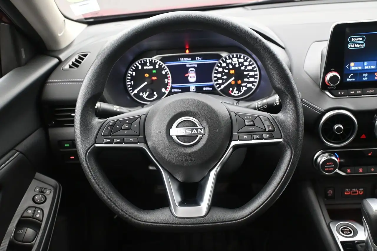 Nissan Sentra fotografie Nissan Sentra